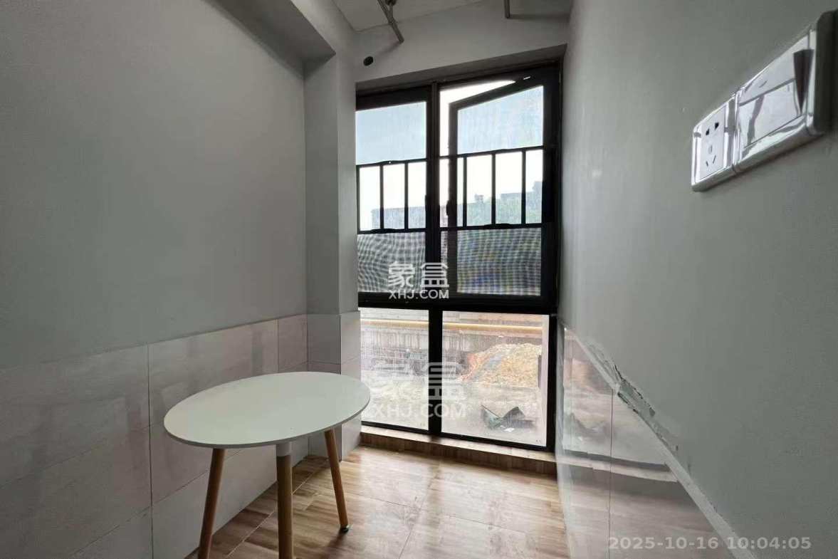 荣悦台 1室1厅1卫 2500.0元/月 荣悦台 1室1厅1卫 2500.0元/月室内图