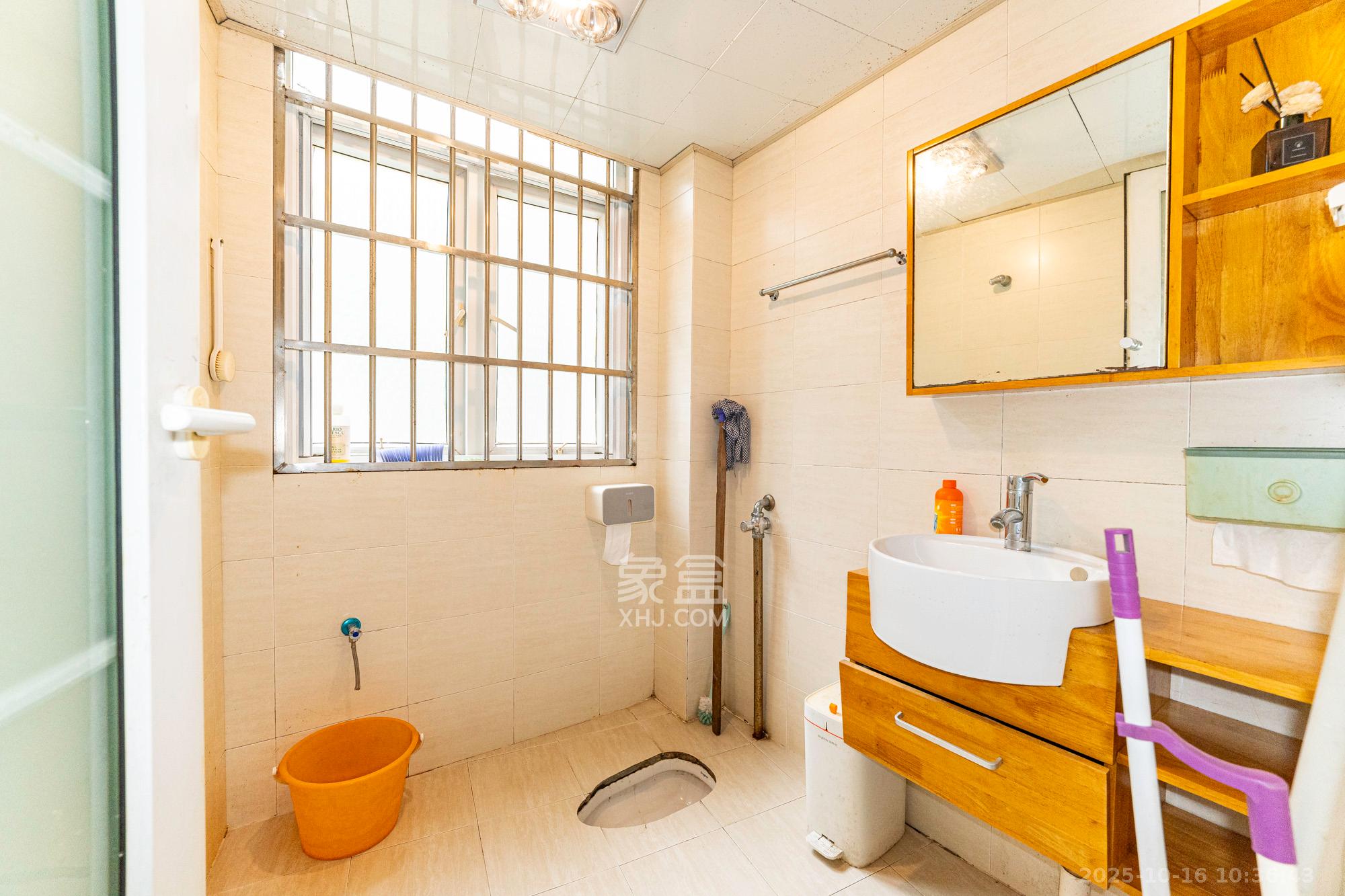 圣爵菲斯  3室2厅2卫    90.0万 圣爵菲斯  3室2厅2卫    90.0万卫生间