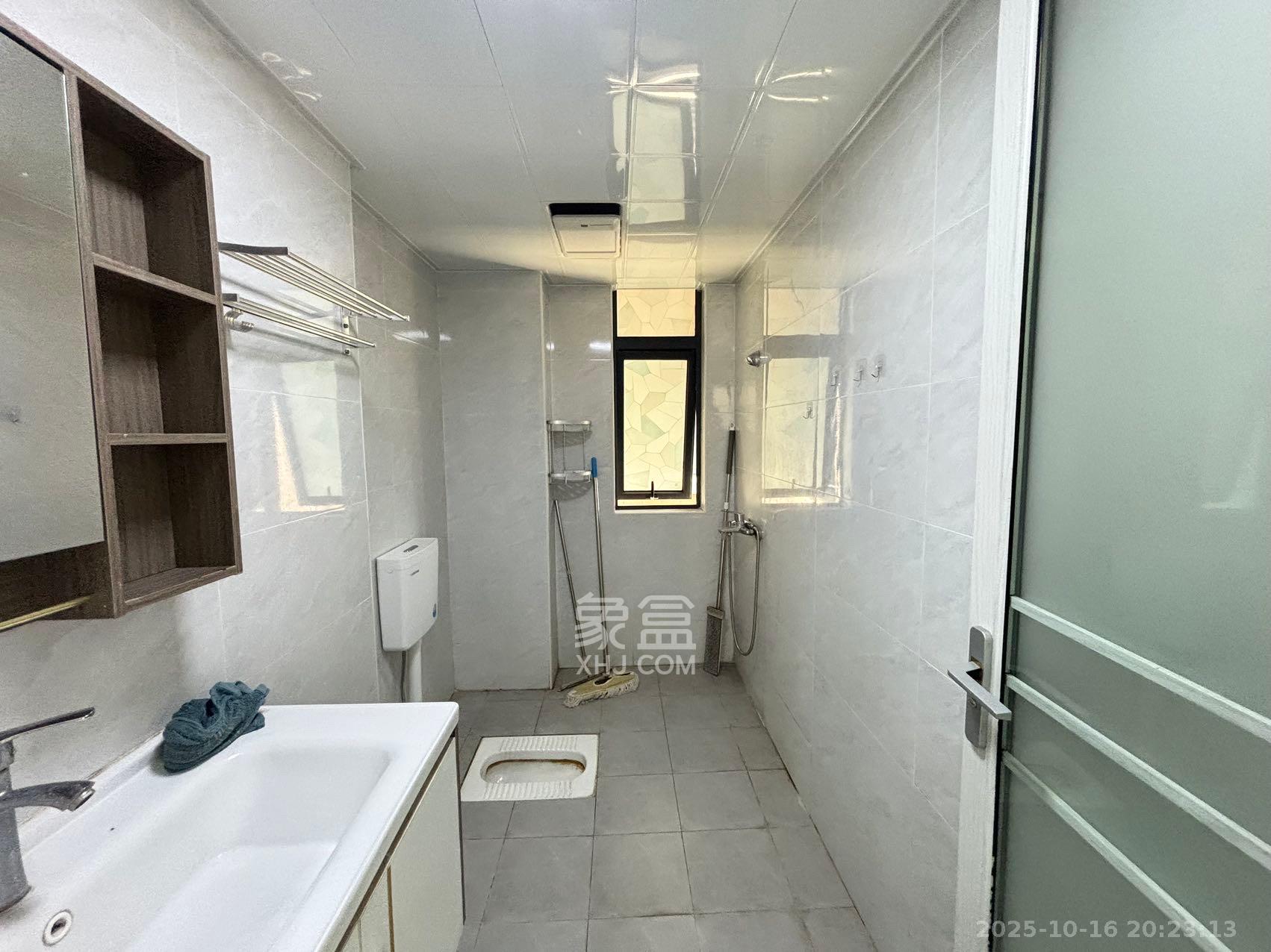 中南红领邦(红星嘉和苑) 3室2厅1卫 2400.0元/月 中南红领邦(红星嘉和苑) 3室2厅1卫 2400.0元/月室内图