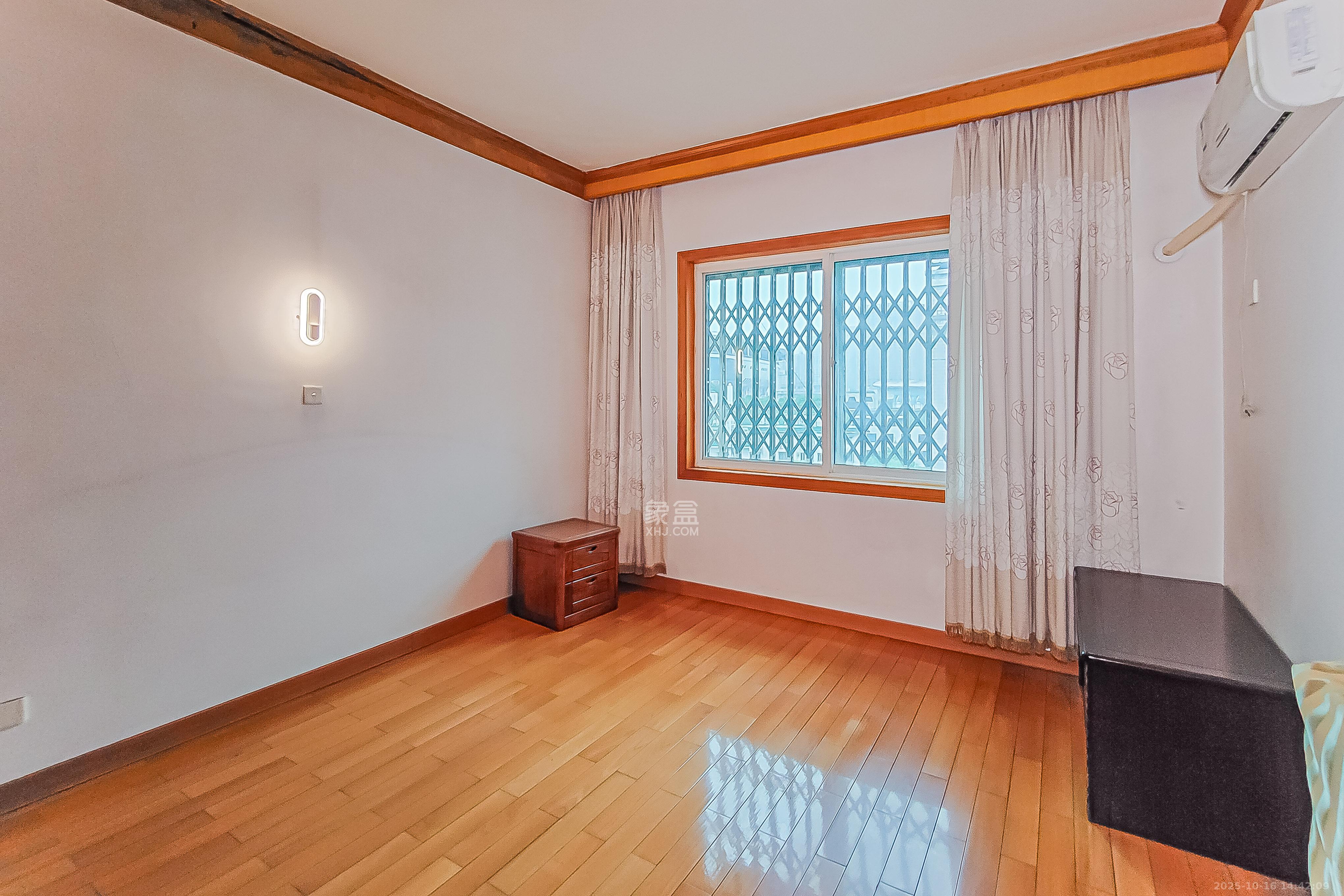 城南路街道办事处宿舍(天心游路38号)  3室2厅2卫    95.0万 城南路街道办事处宿舍(天心游路38号)  3室2厅2卫    95.0万卧室