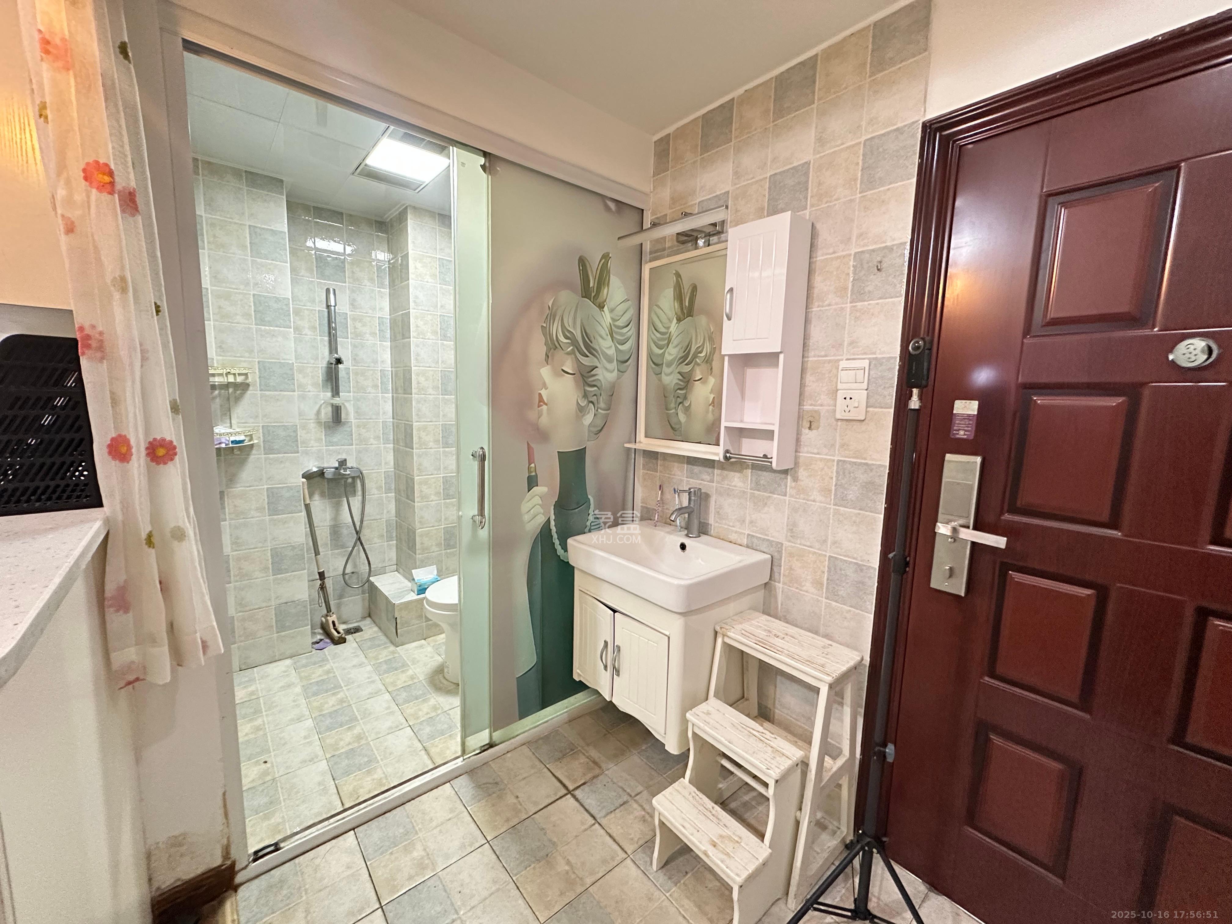 第六都（陆都小区）  1室1厅1卫    1700.0元/月室内图