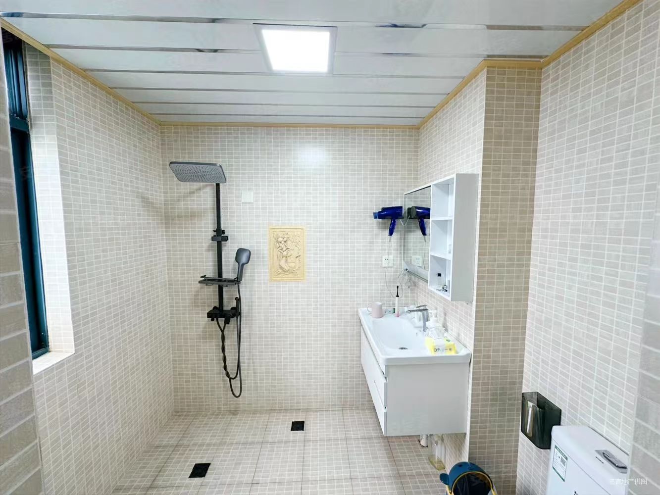 都市森林  3室2厅2卫    206.0万客厅