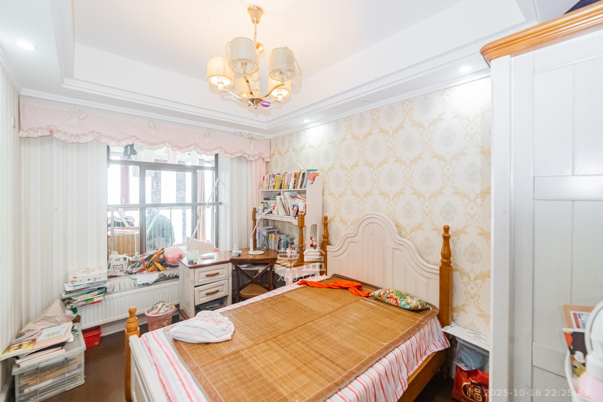 恒大御景半岛湘江苑(恒大御景半岛一期)  4室2厅3卫    300.0万 恒大御景半岛湘江苑(恒大御景半岛一期)  4室2厅3卫    300.0万卧室