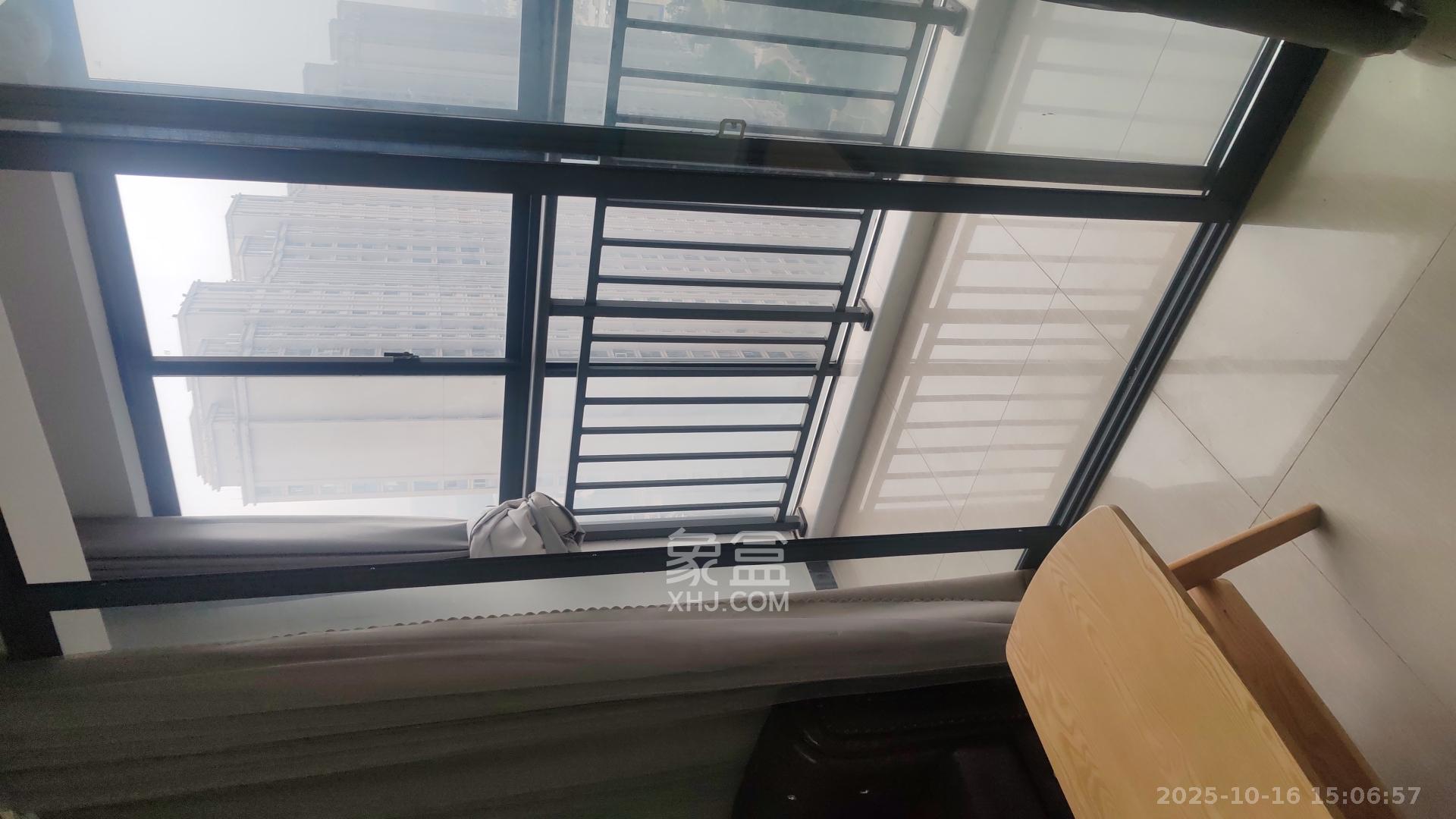 中交里城  1室1厅1卫    1500.0元/月室内图