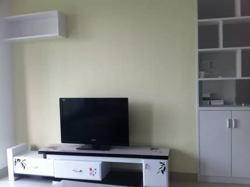 华辰汇景一、二期  2室2厅1卫    1600.0元/月