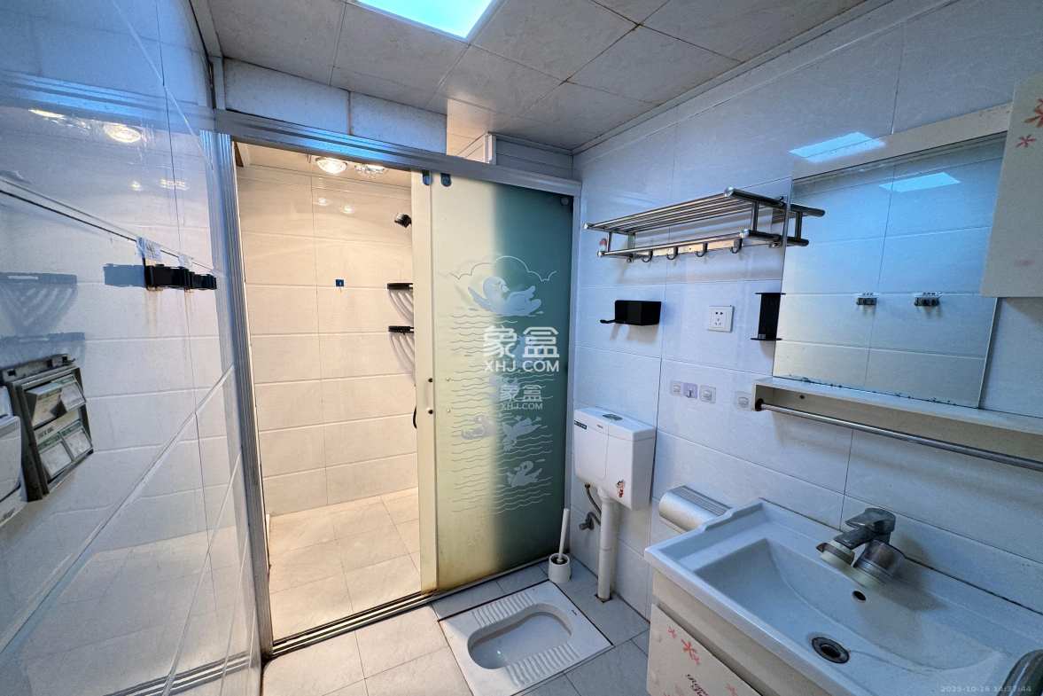 水岸世景  3室2厅1卫    1600.0元/月 水岸世景  3室2厅1卫    1600.0元/月室内图