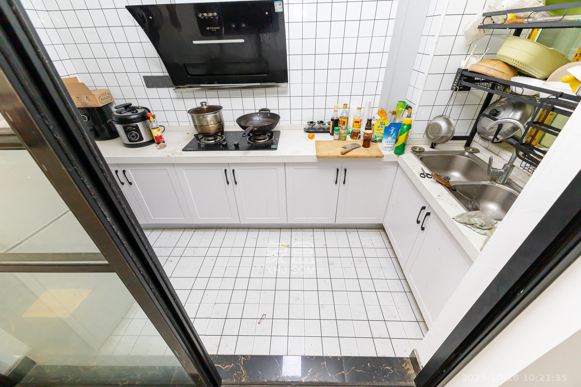 长高圆梦佳苑  3室2厅2卫    62.0万厨房