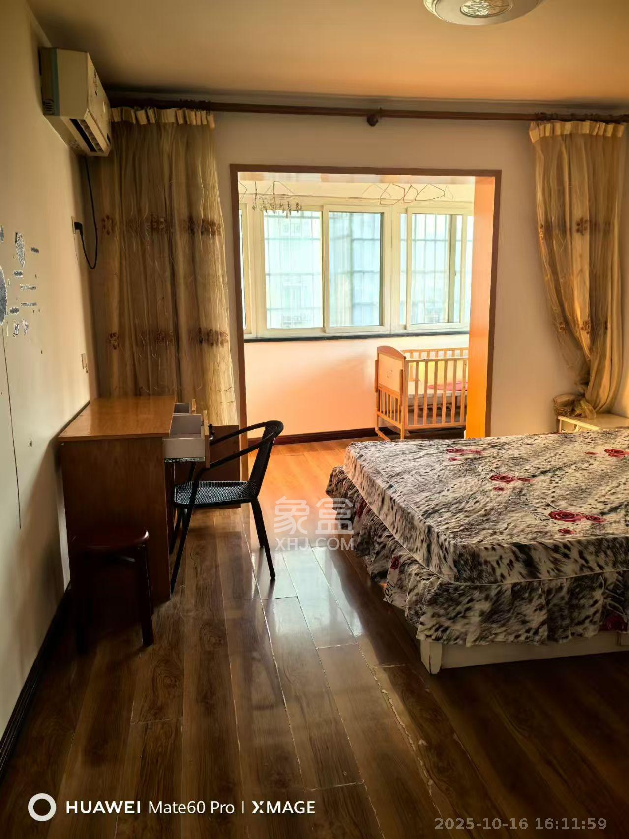 玛依拉山庄  3室2厅2卫    2700.0元/月 玛依拉山庄  3室2厅2卫    2700.0元/月室内图