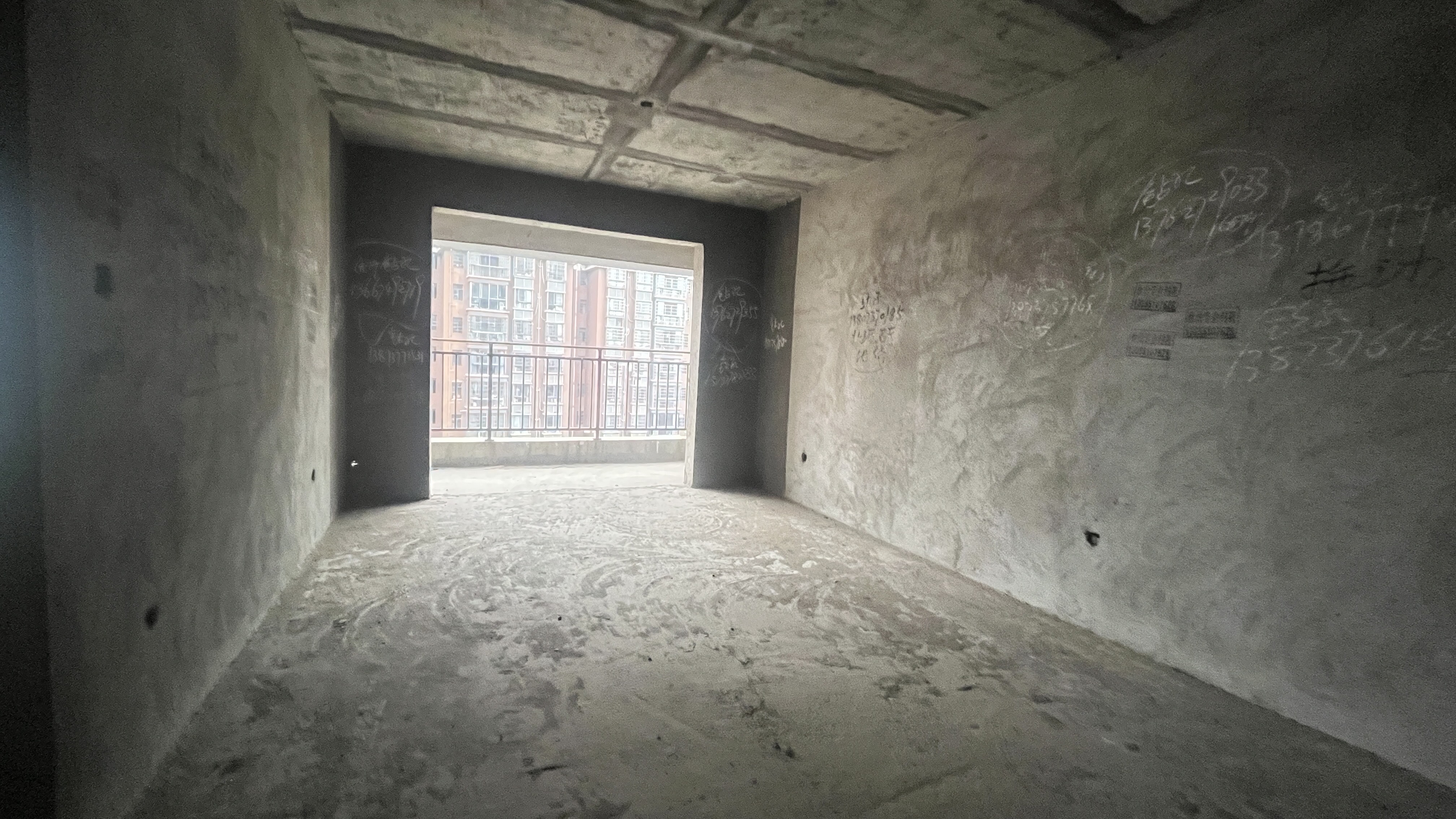 桃花缘  2室2厅1卫    46.8万客厅