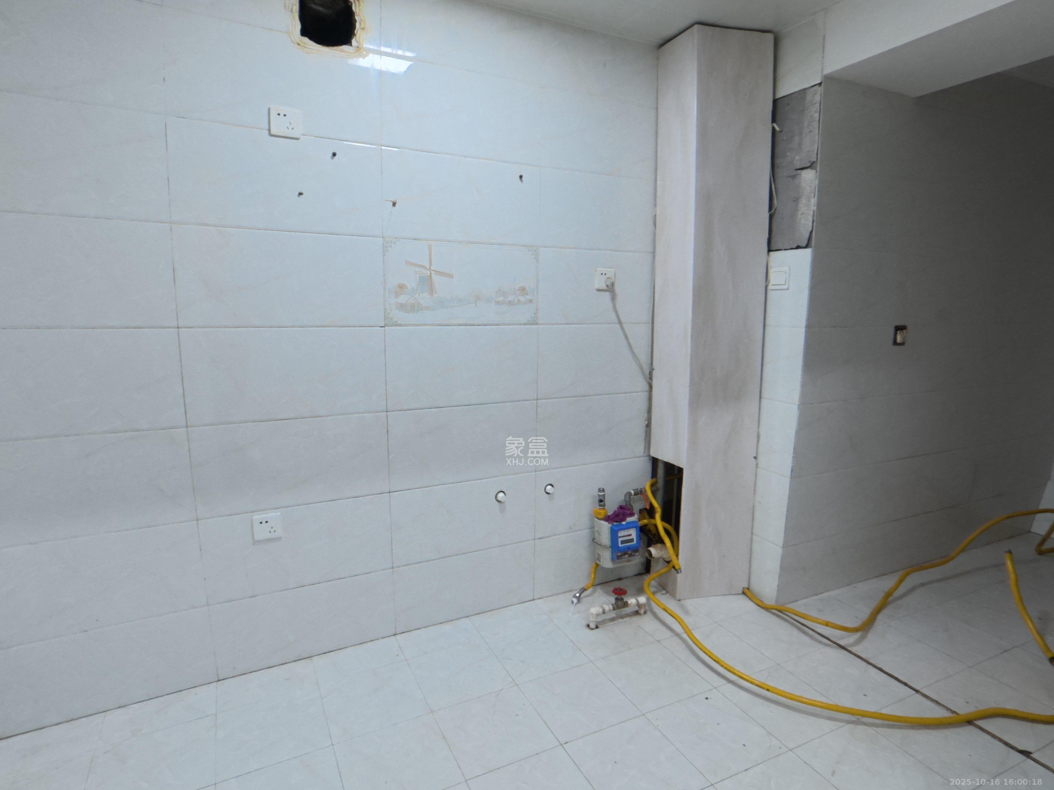 中建芙蓉嘉苑 3室1厅1卫 2800.0元/月 中建芙蓉嘉苑 3室1厅1卫 2800.0元/月室内图