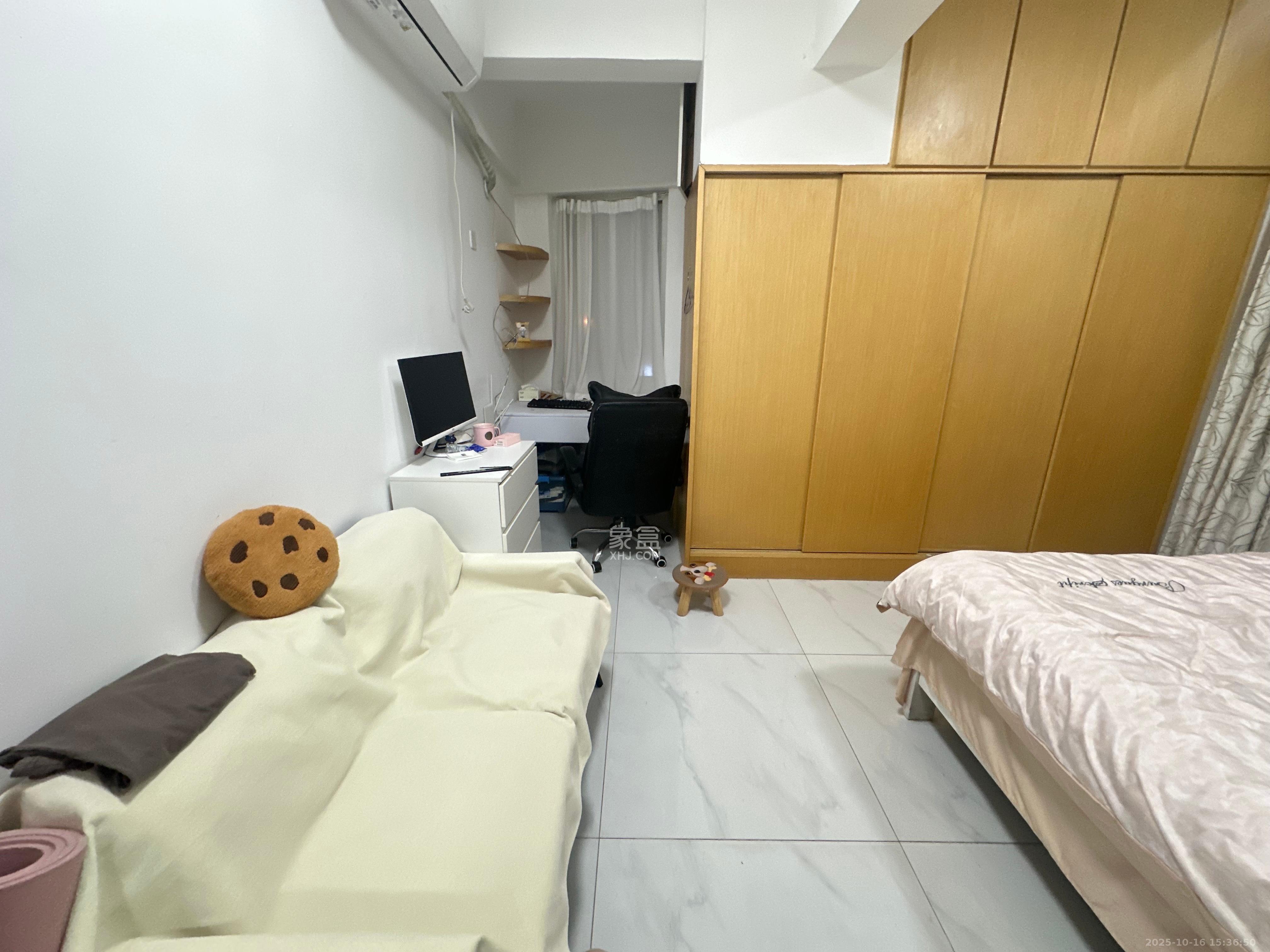 2076至高点  1室1厅1卫    1800.0元/月室内图