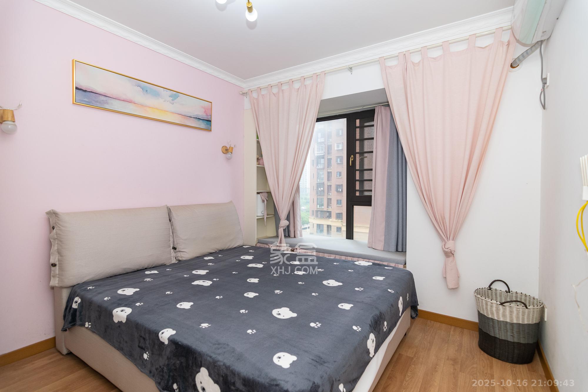 新城国际花都 3室2厅2卫 72.8万 新城国际花都 3室2厅2卫 72.8万卧室