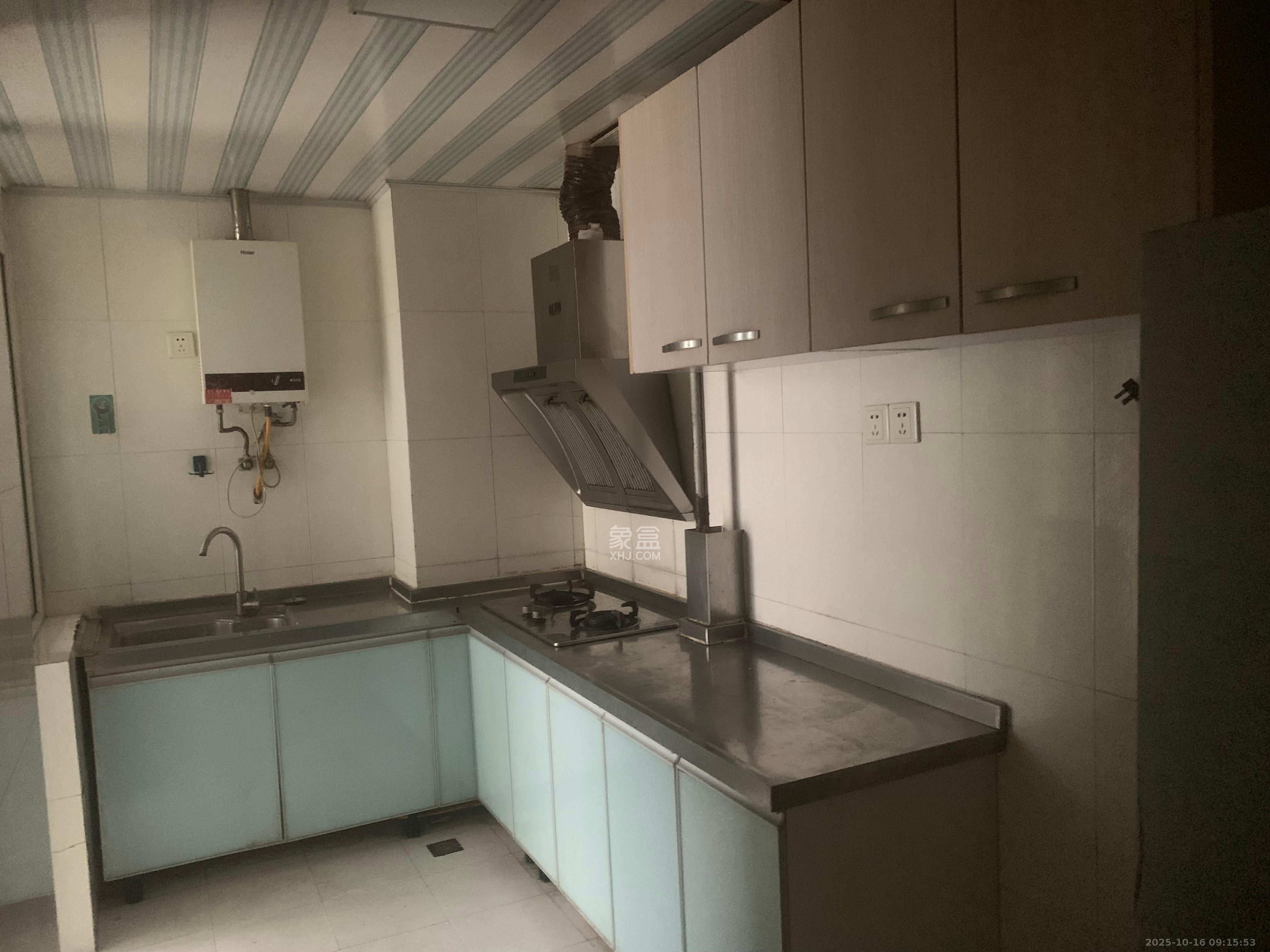 山水湾  2室2厅1卫    1500.0元/月室内图