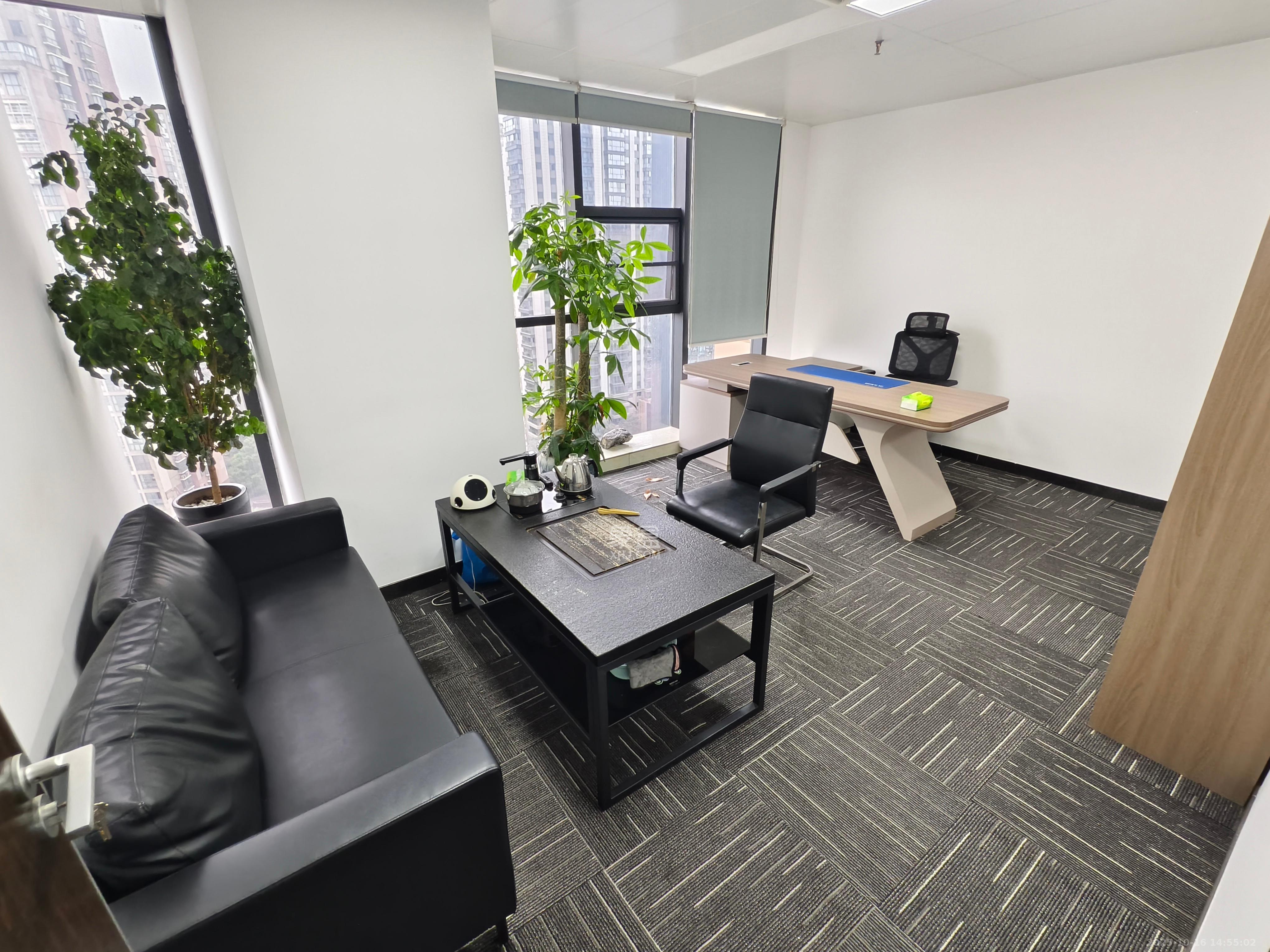 万坤图财富广场   260.0㎡      12000.0元/月室内图