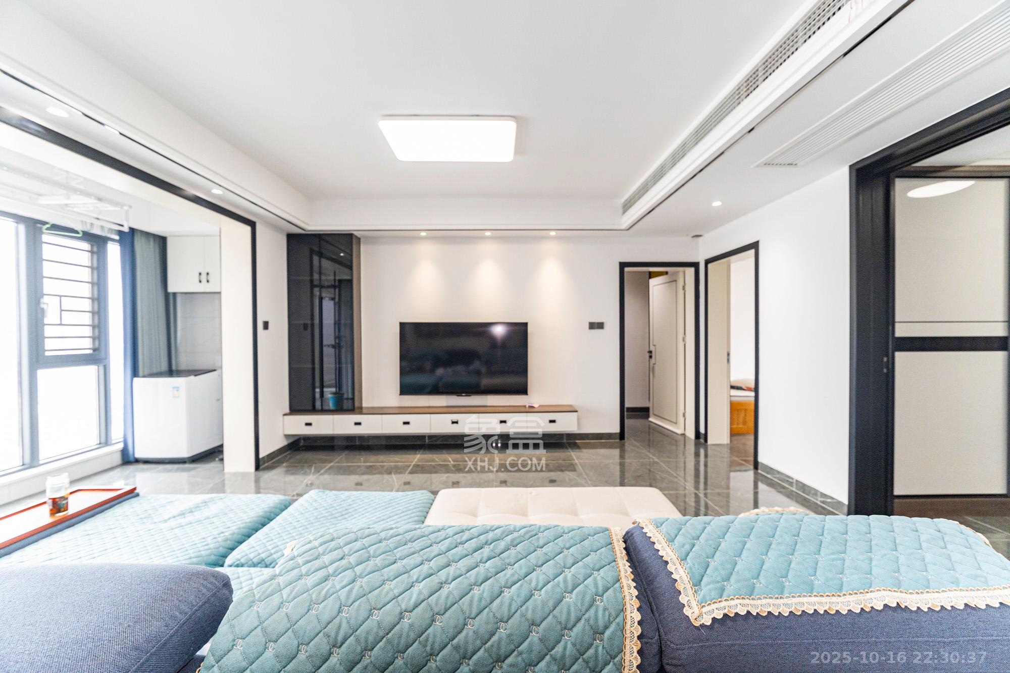 盛地东方芯府 3室2厅2卫 78.8万 盛地东方芯府 3室2厅2卫 78.8万客厅