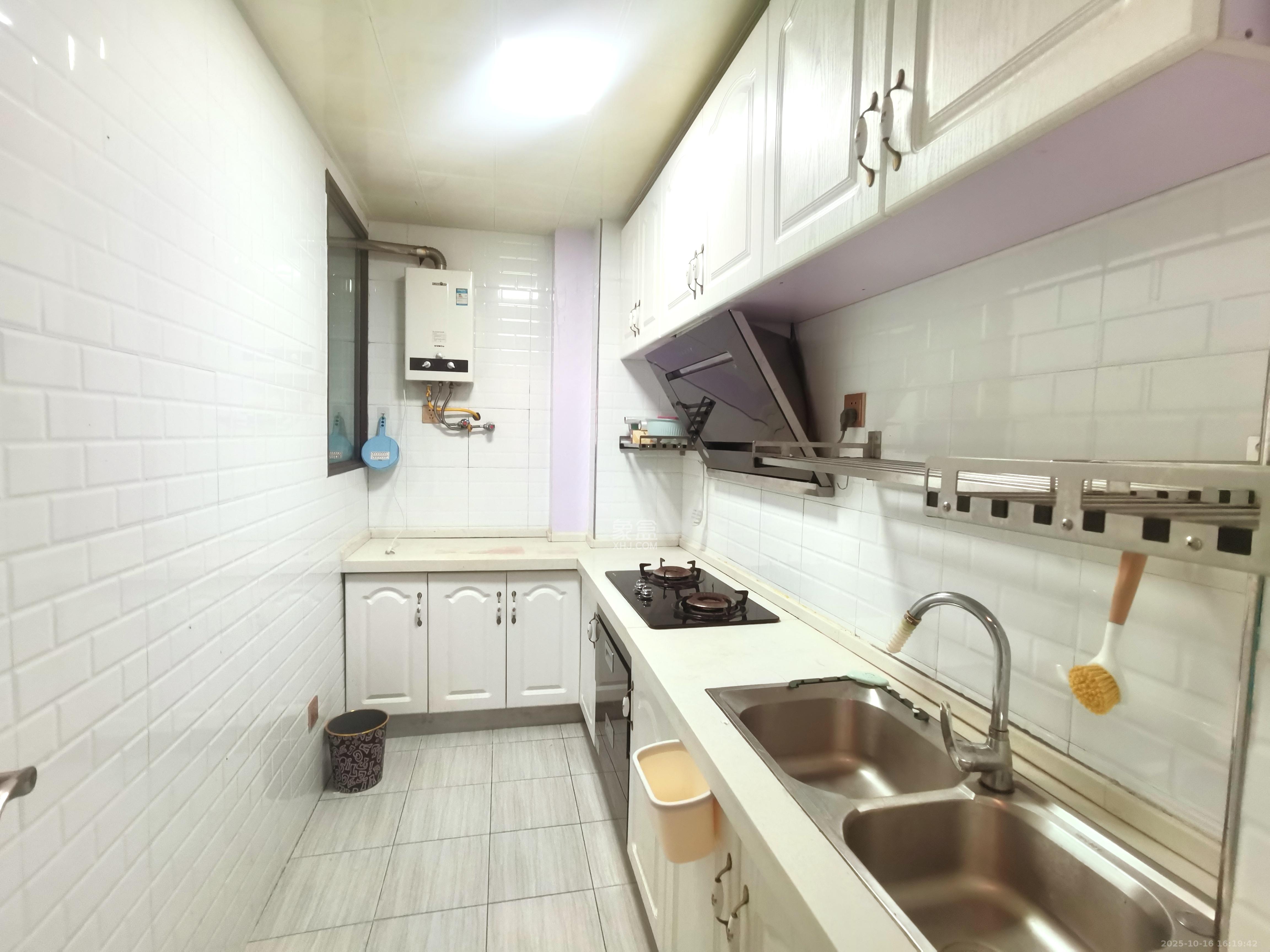 山语城三期 3室2厅1卫 2000.0元/月 山语城三期 3室2厅1卫 2000.0元/月室内图