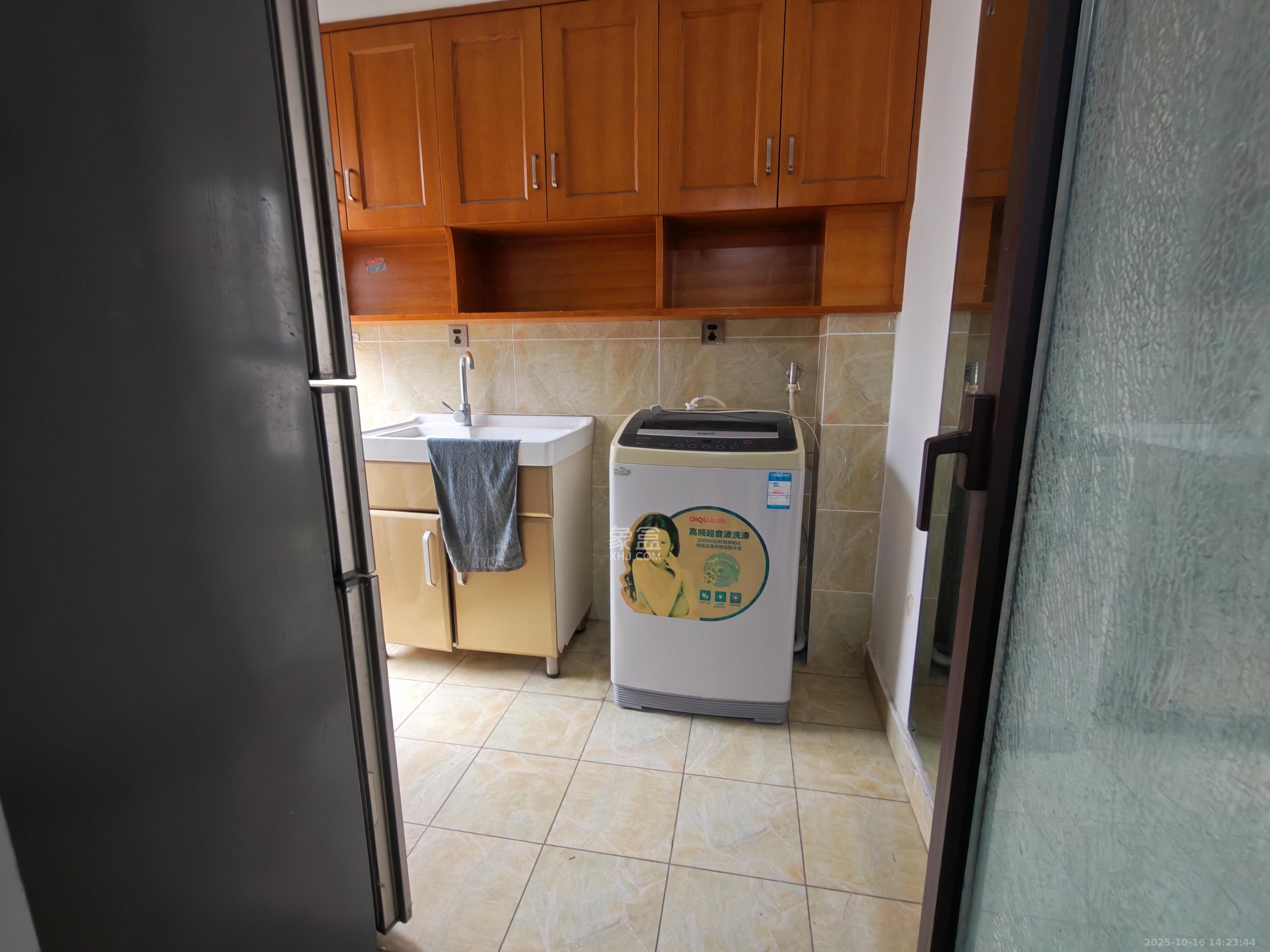 绿地中央广场 3室2厅1卫 2900.0元/月 绿地中央广场 3室2厅1卫 2900.0元/月室内图