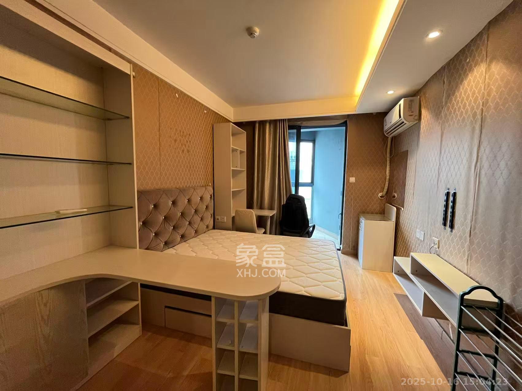 绿地中央广场  1室1厅1卫    1500.0元/月室内图