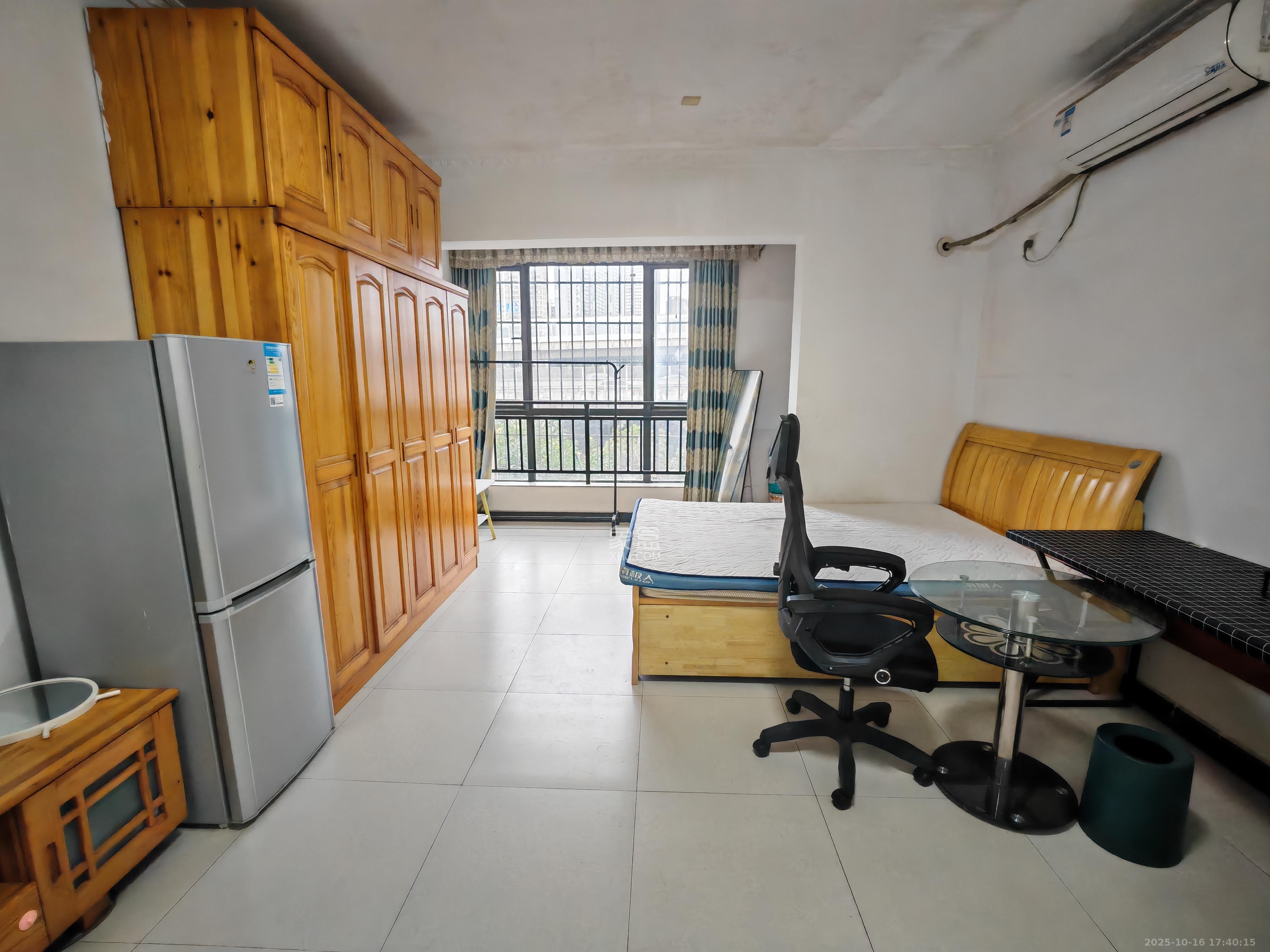 剑桥名门  1室1厅1卫    1400.0元/月