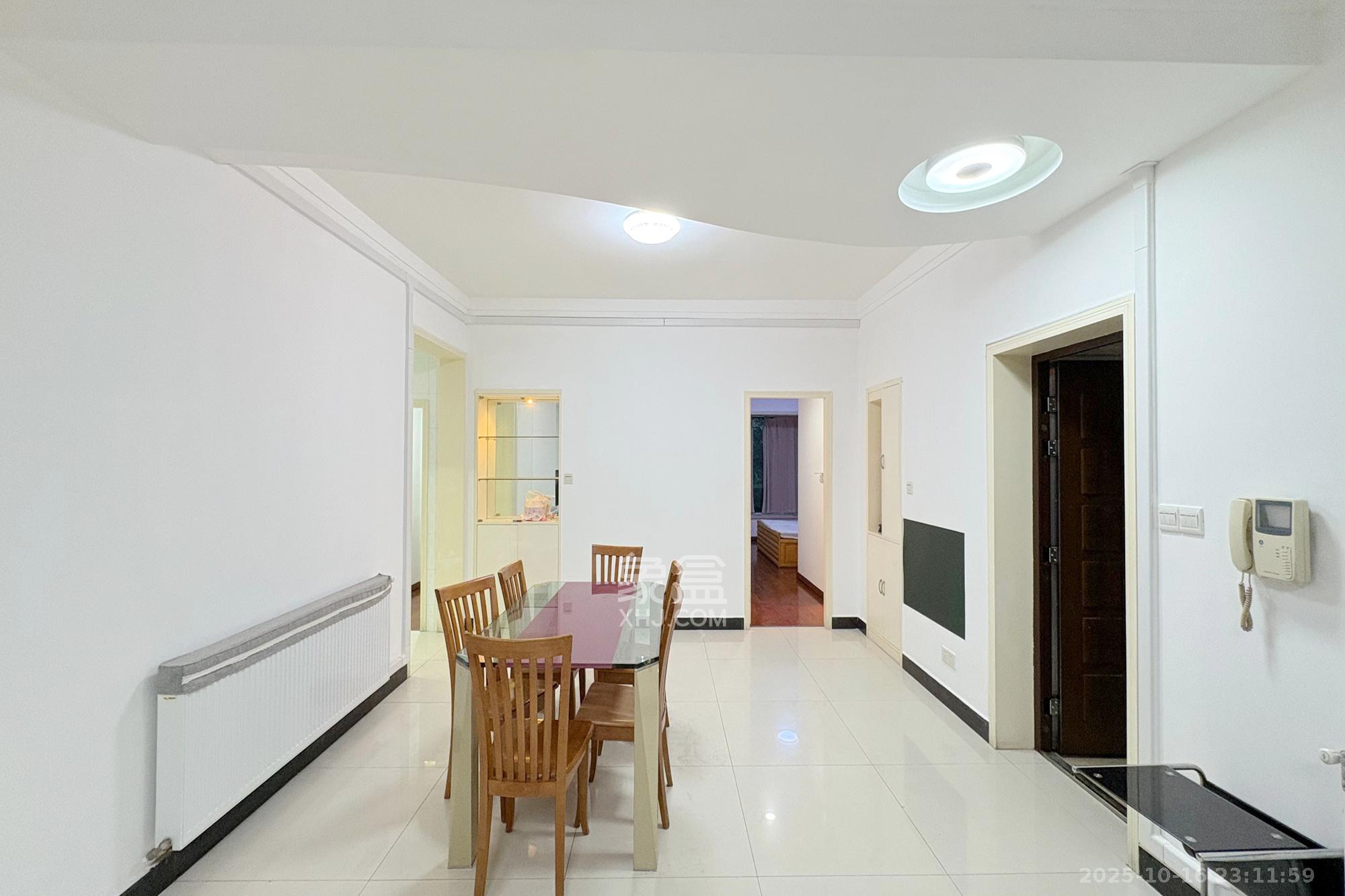 梦泽园  3室2厅2卫    188.0万客厅