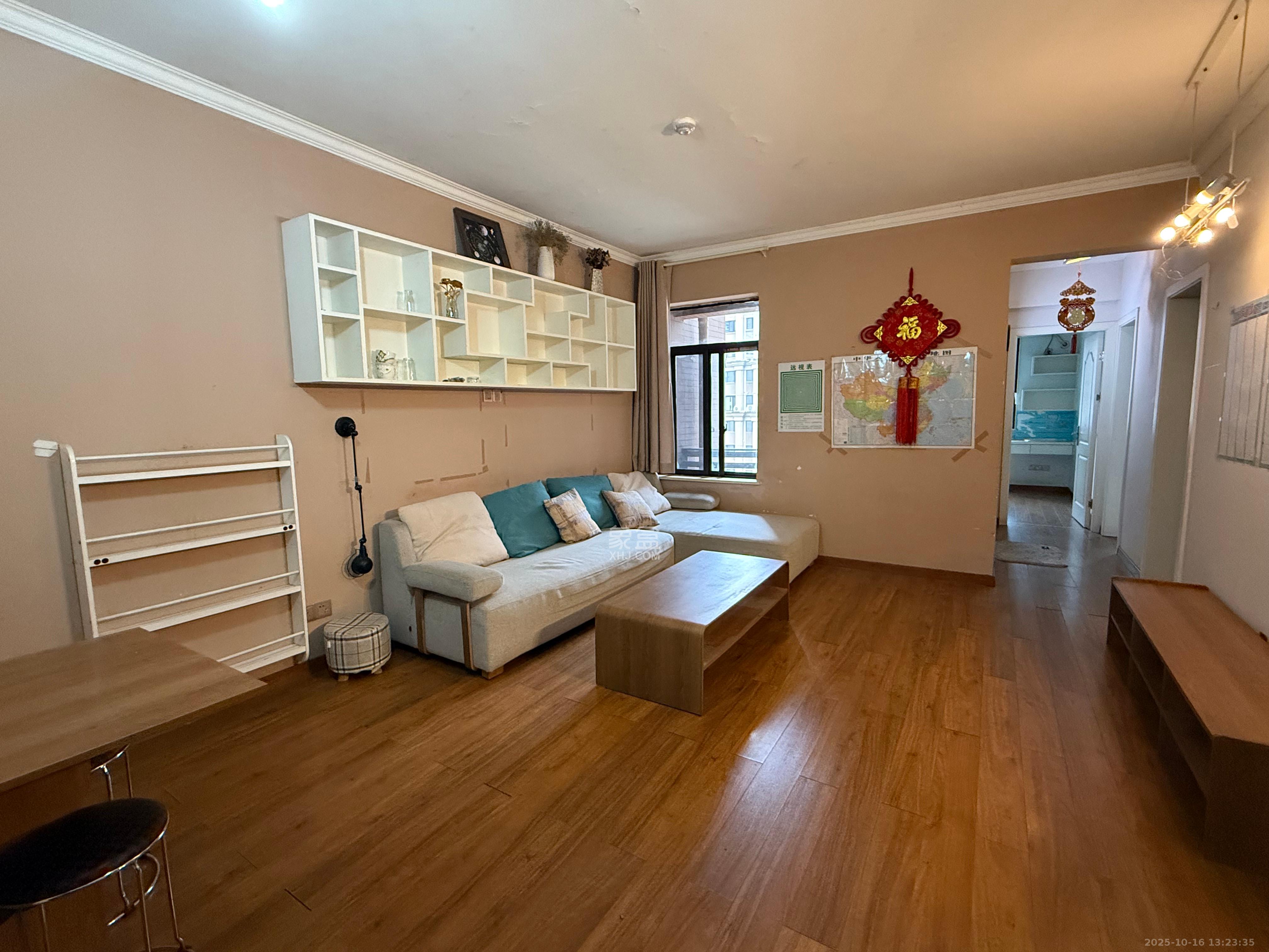 绿地海外滩一期  3室2厅1卫    1680.0元/月