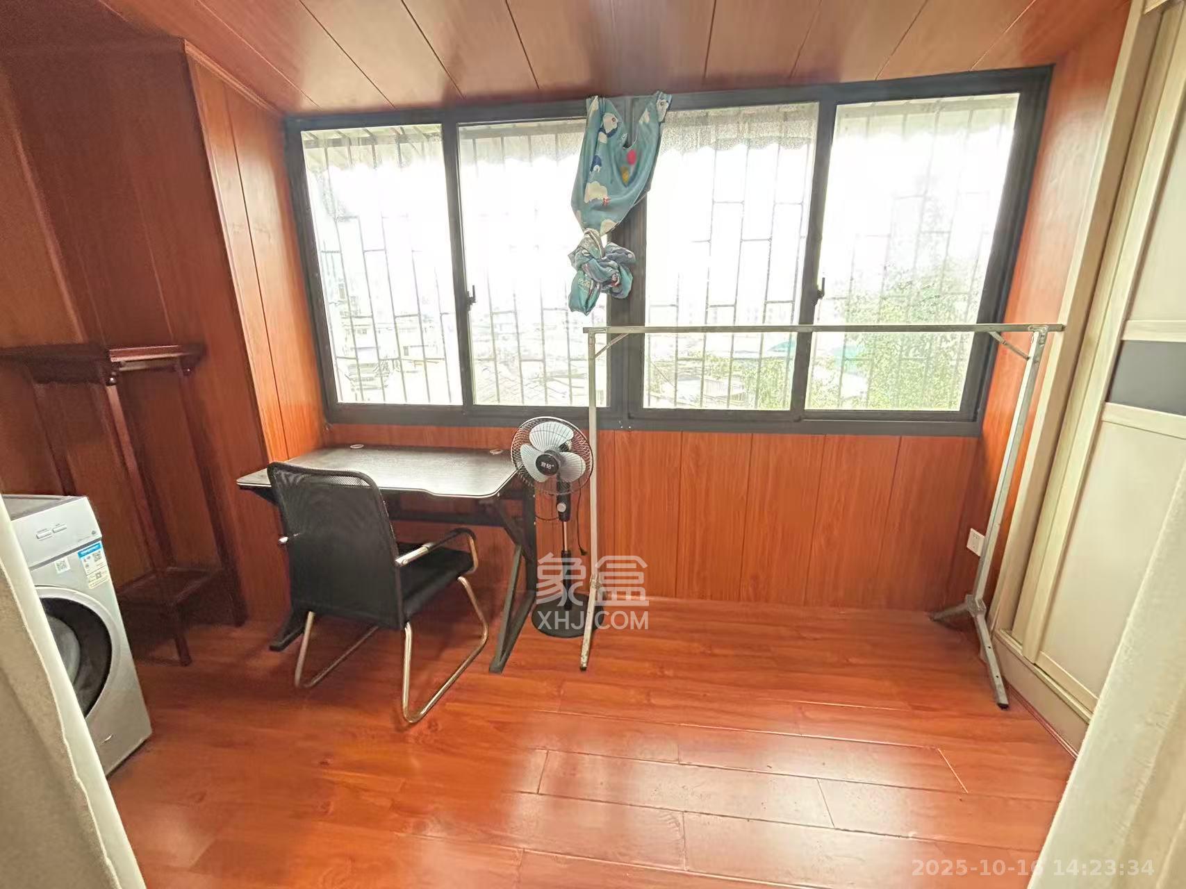 熙台岭巷散盘  1室0厅0卫    1700.0元/月 熙台岭巷散盘  1室0厅0卫    1700.0元/月室内图