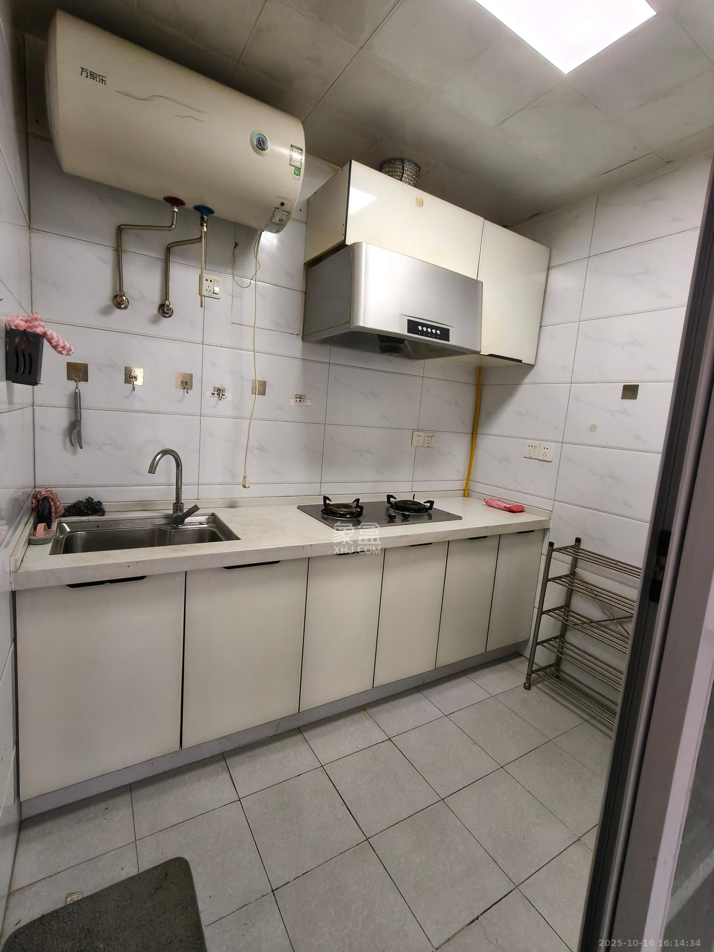 星城新宇川河苑  1室1厅1卫    1300.0元/月 星城新宇川河苑  1室1厅1卫    1300.0元/月室内图