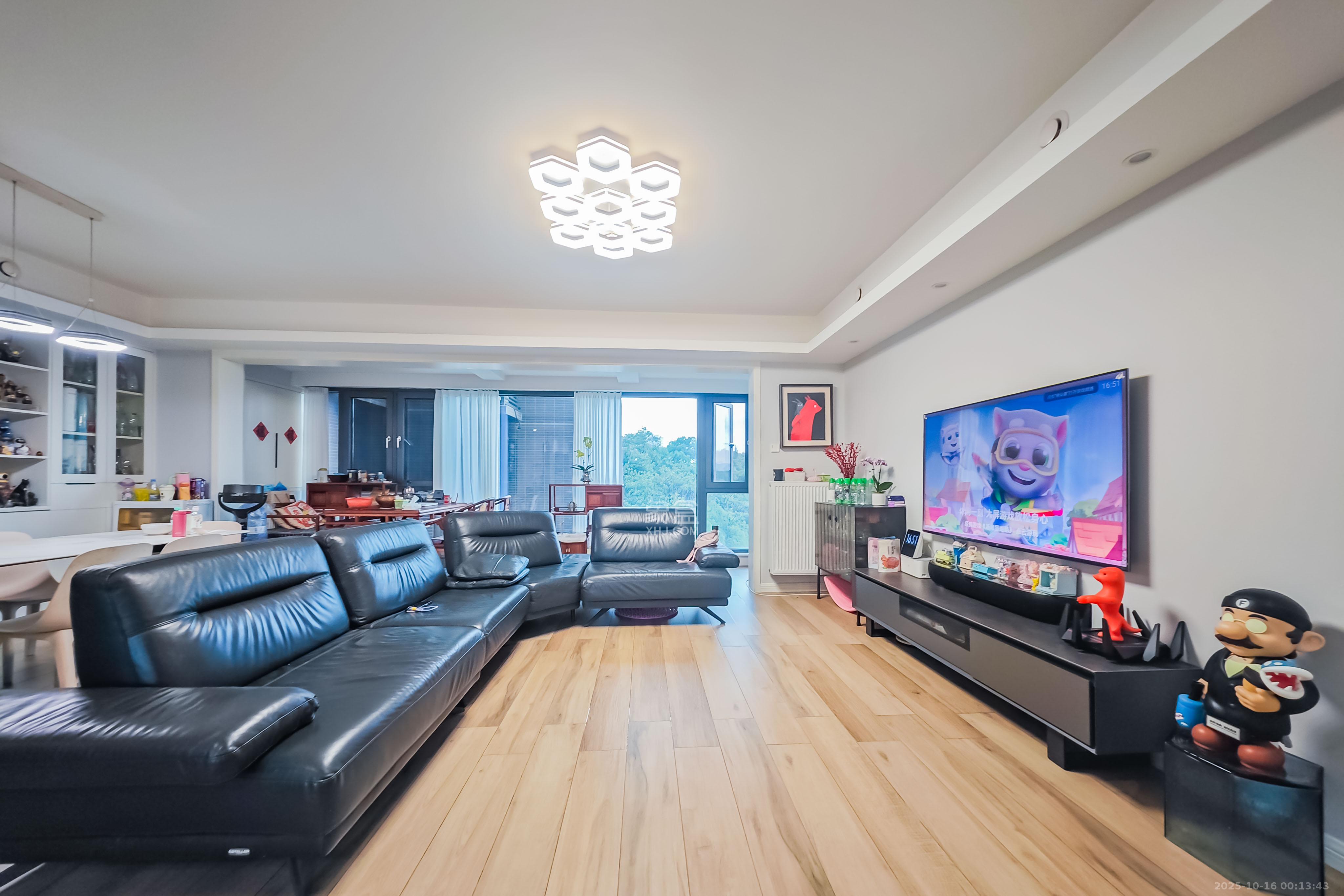 京武浪琴山一、二期  4室2厅2卫    280.0万 京武浪琴山一、二期  4室2厅2卫    280.0万客厅