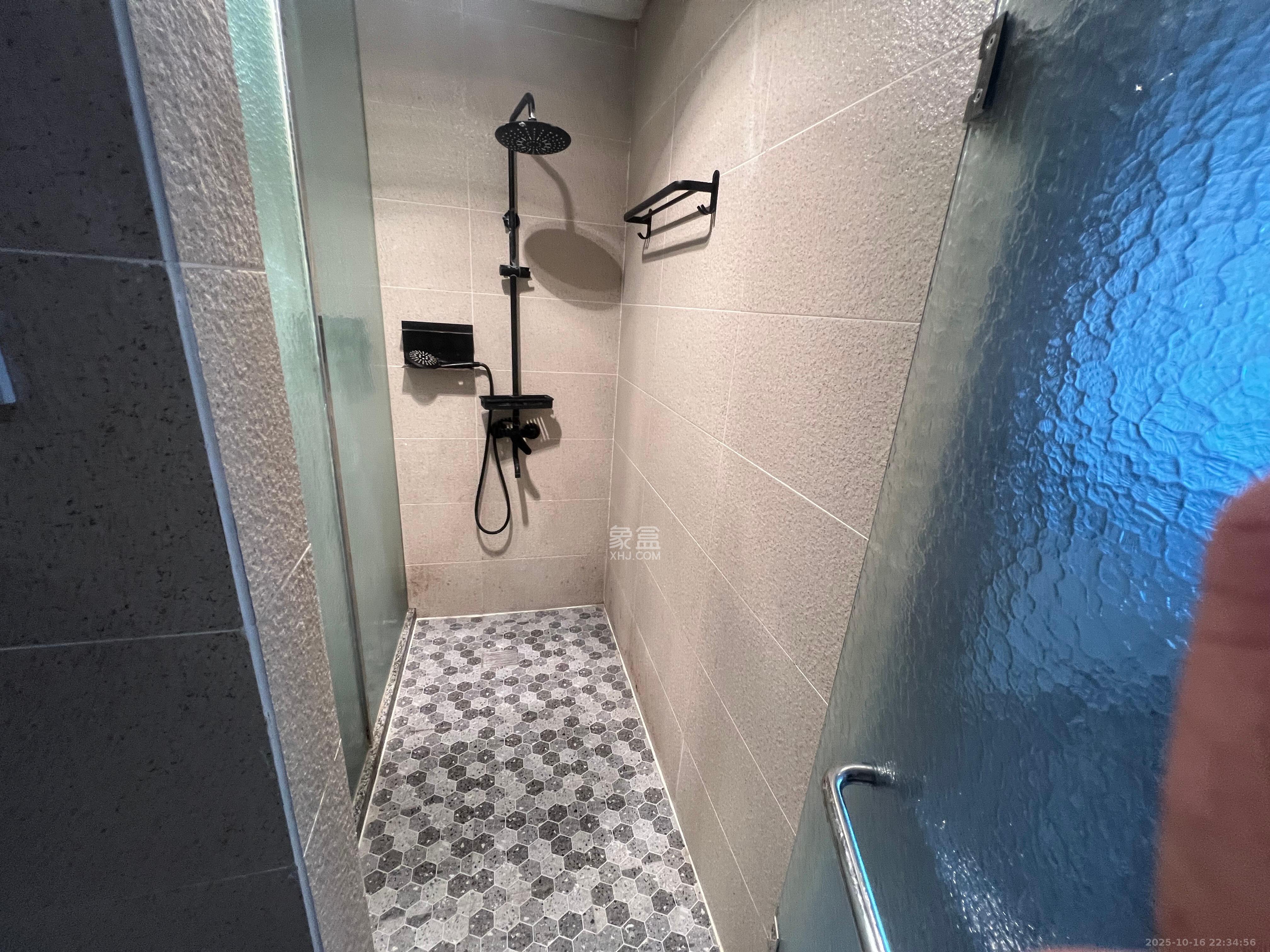 宇成朝阳广场  1室1厅1卫    1900.0元/月室内图