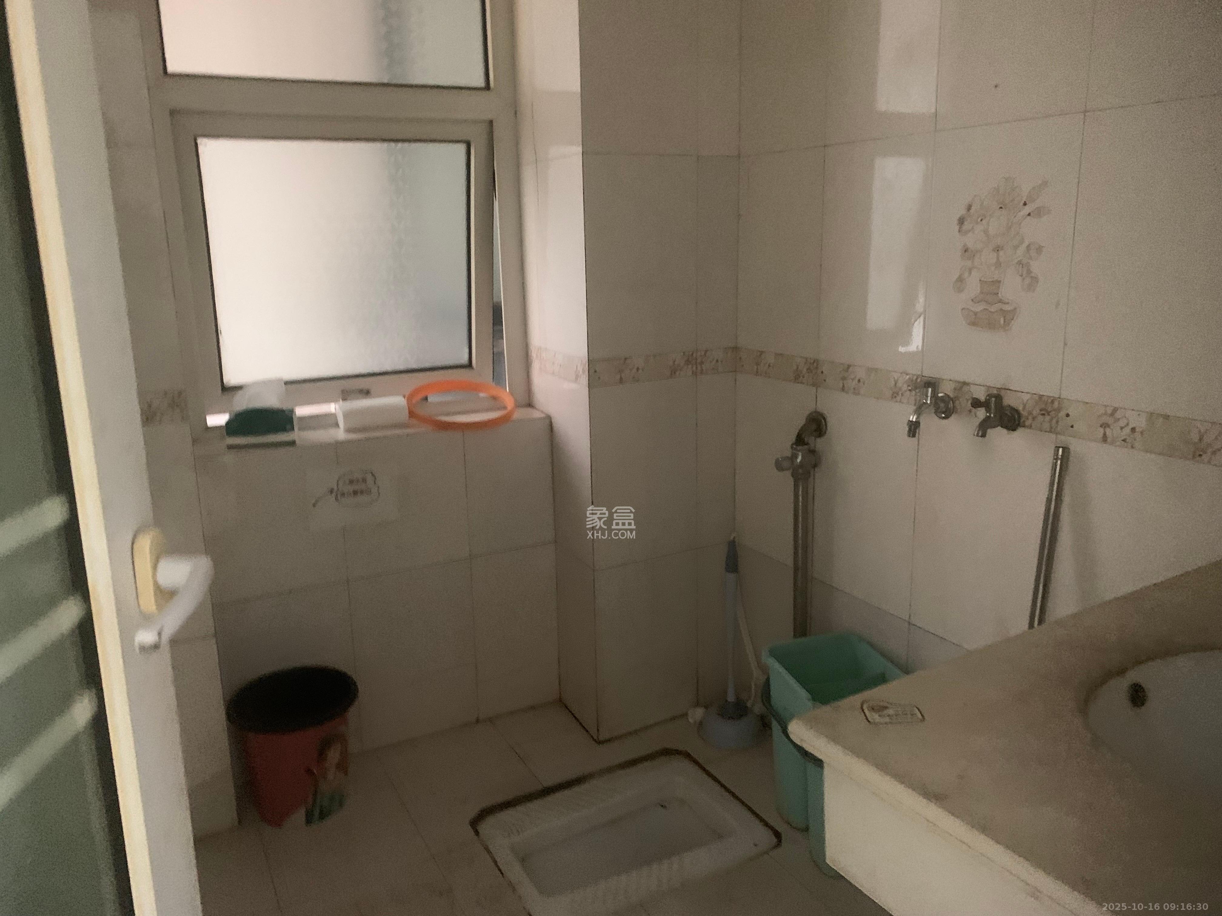 山水湾 2室2厅1卫 1500.0元/月 山水湾 2室2厅1卫 1500.0元/月室内图