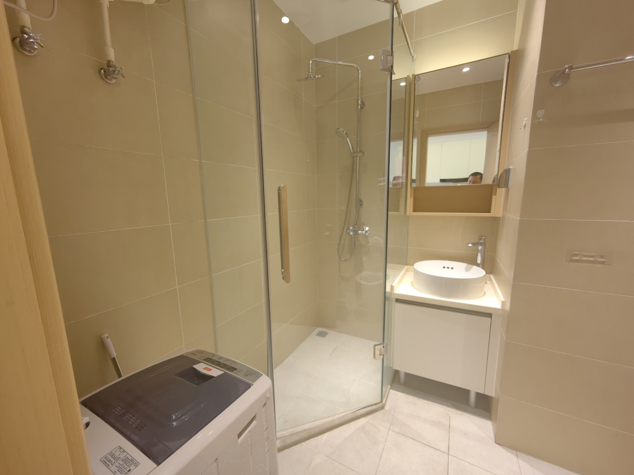 海航豪庭南苑  1室1厅1卫    2200.0元/月室内图