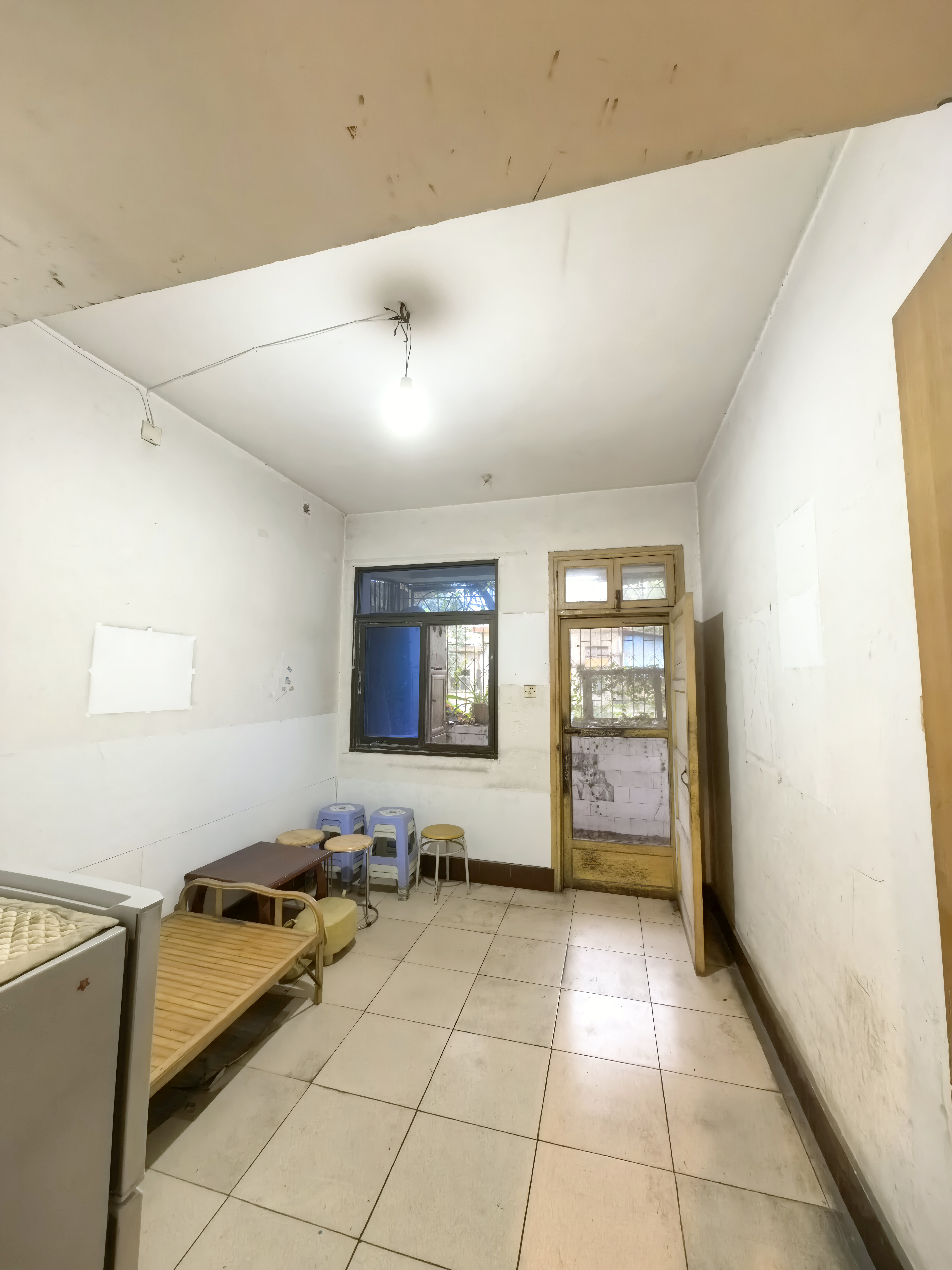 市粮食和物资储备局宿舍(市粮食局家属区和市粮食局小区) 3室2厅1卫 38.8万 市粮食和物资储备局宿舍(市粮食局家属区和市粮食局小区) 3室2厅1卫 38.8万客厅