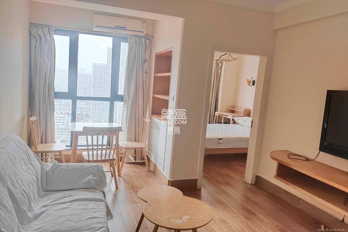 中天广场  1室1厅1卫    2300.0元/月 中天广场  1室1厅1卫    2300.0元/月室内图