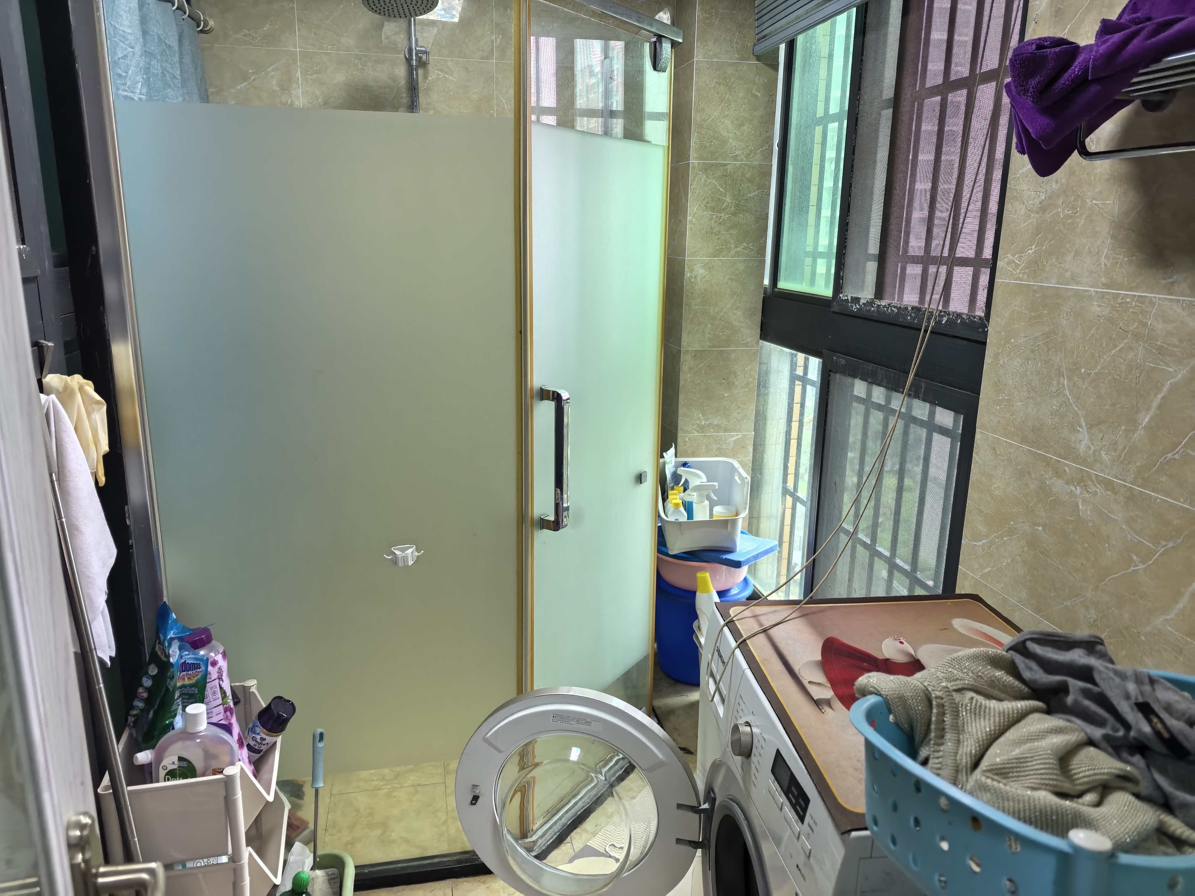 海岸豪庭  3室2厅2卫    207.0万 海岸豪庭  3室2厅2卫    207.0万客厅