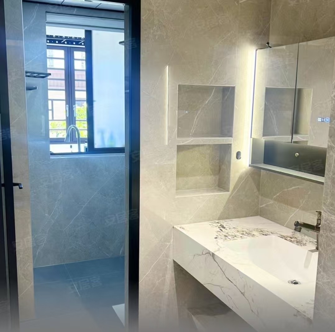 长弘御府  4室2厅2卫    390.0万 长弘御府  4室2厅2卫    390.0万客厅