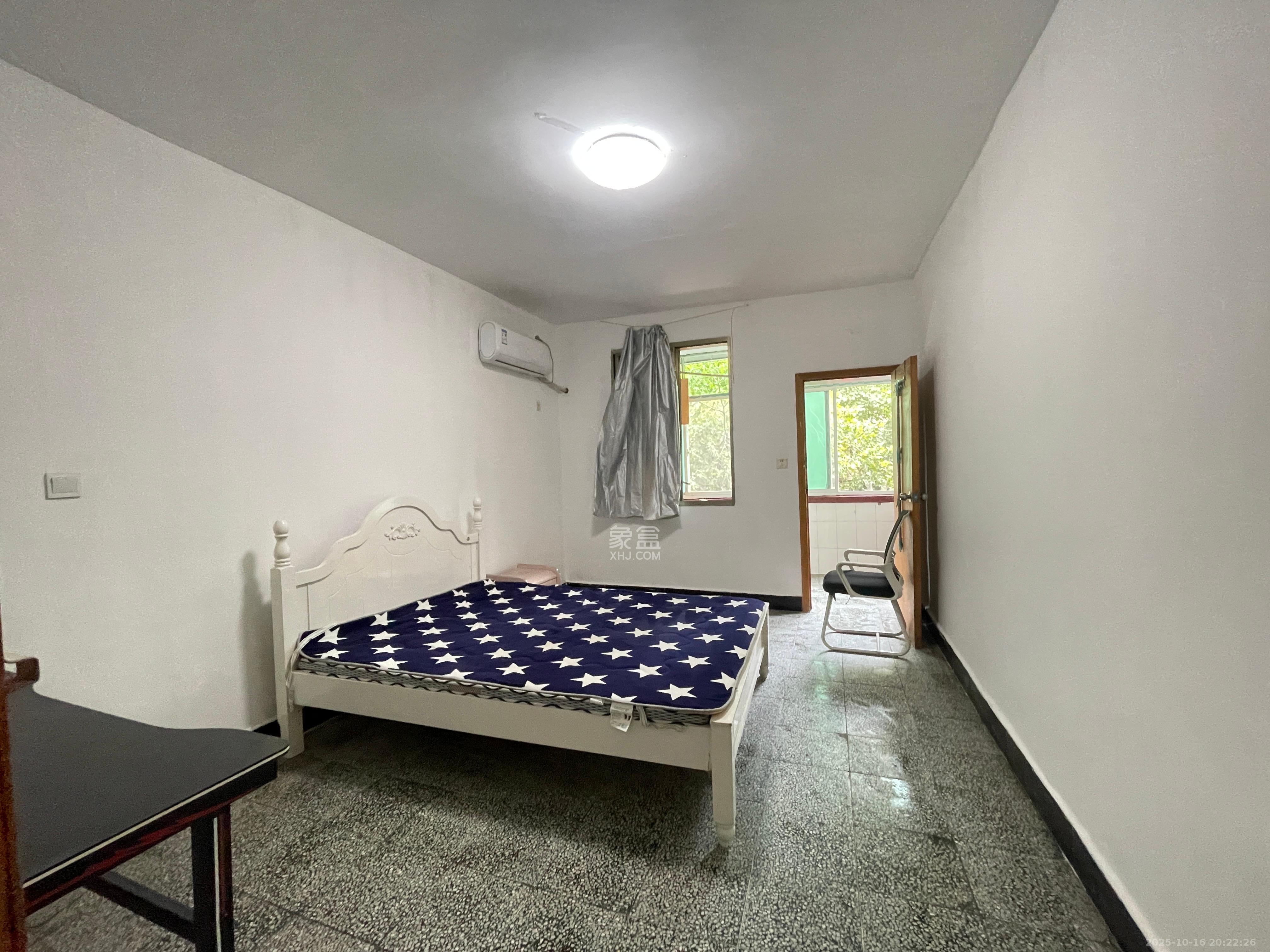 红旗区四片  2室1厅1卫    1800.0元/月室内图