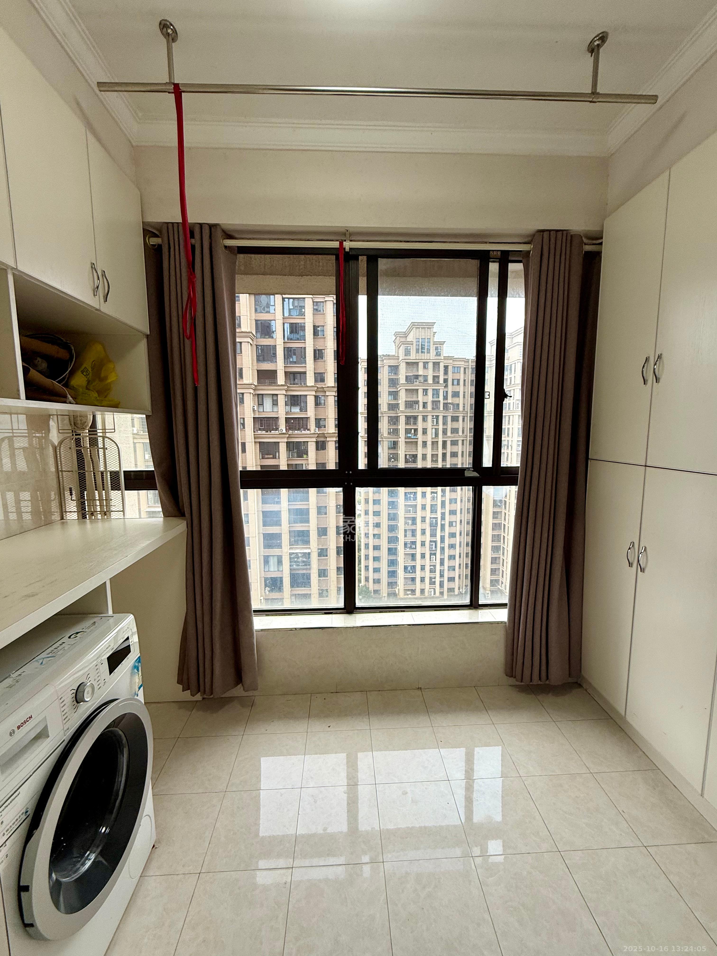 绿地海外滩一期  3室2厅1卫    1680.0元/月室内图