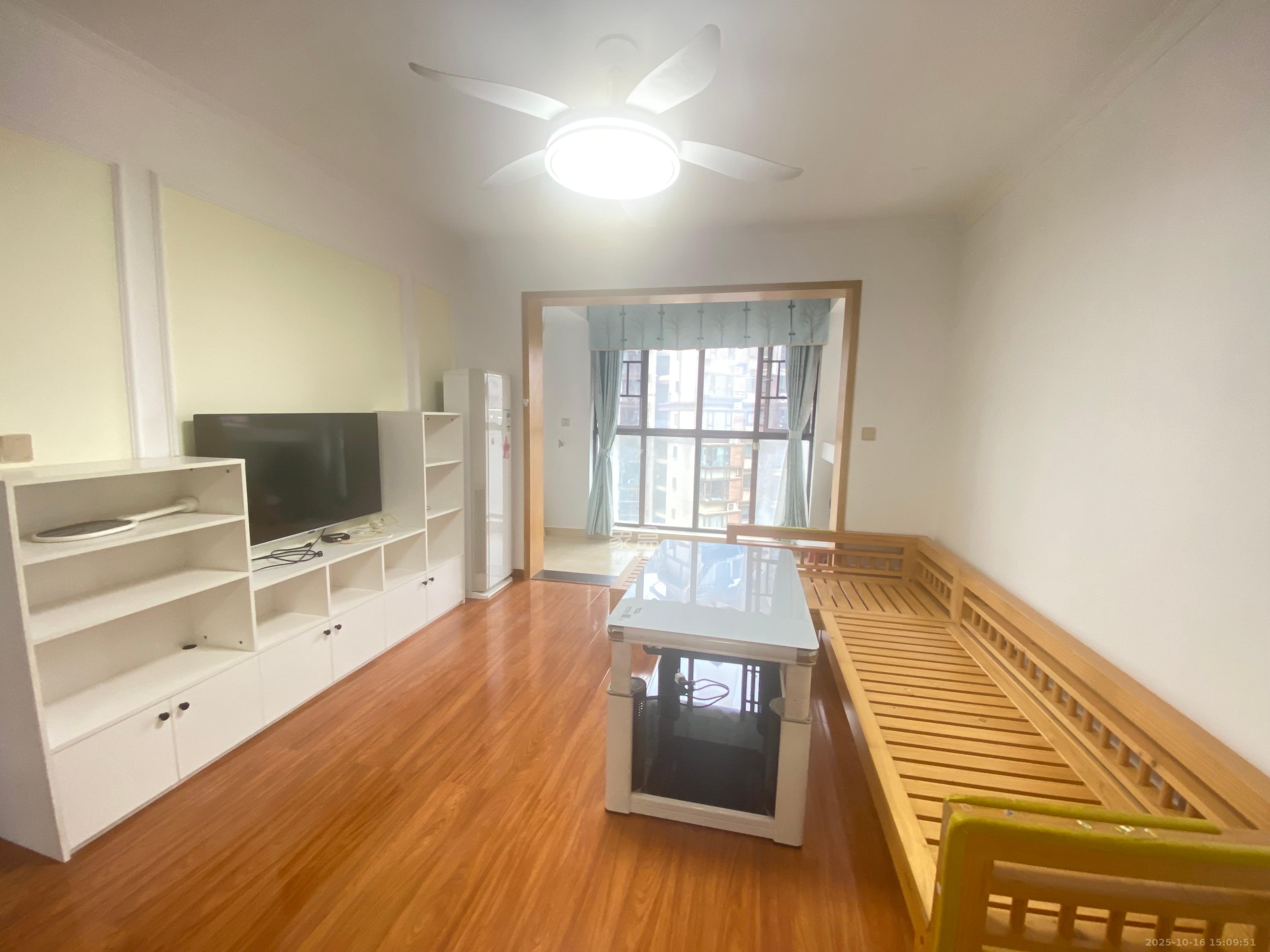 高信向日葵  3室2厅1卫    2700.0元/月 高信向日葵  3室2厅1卫    2700.0元/月