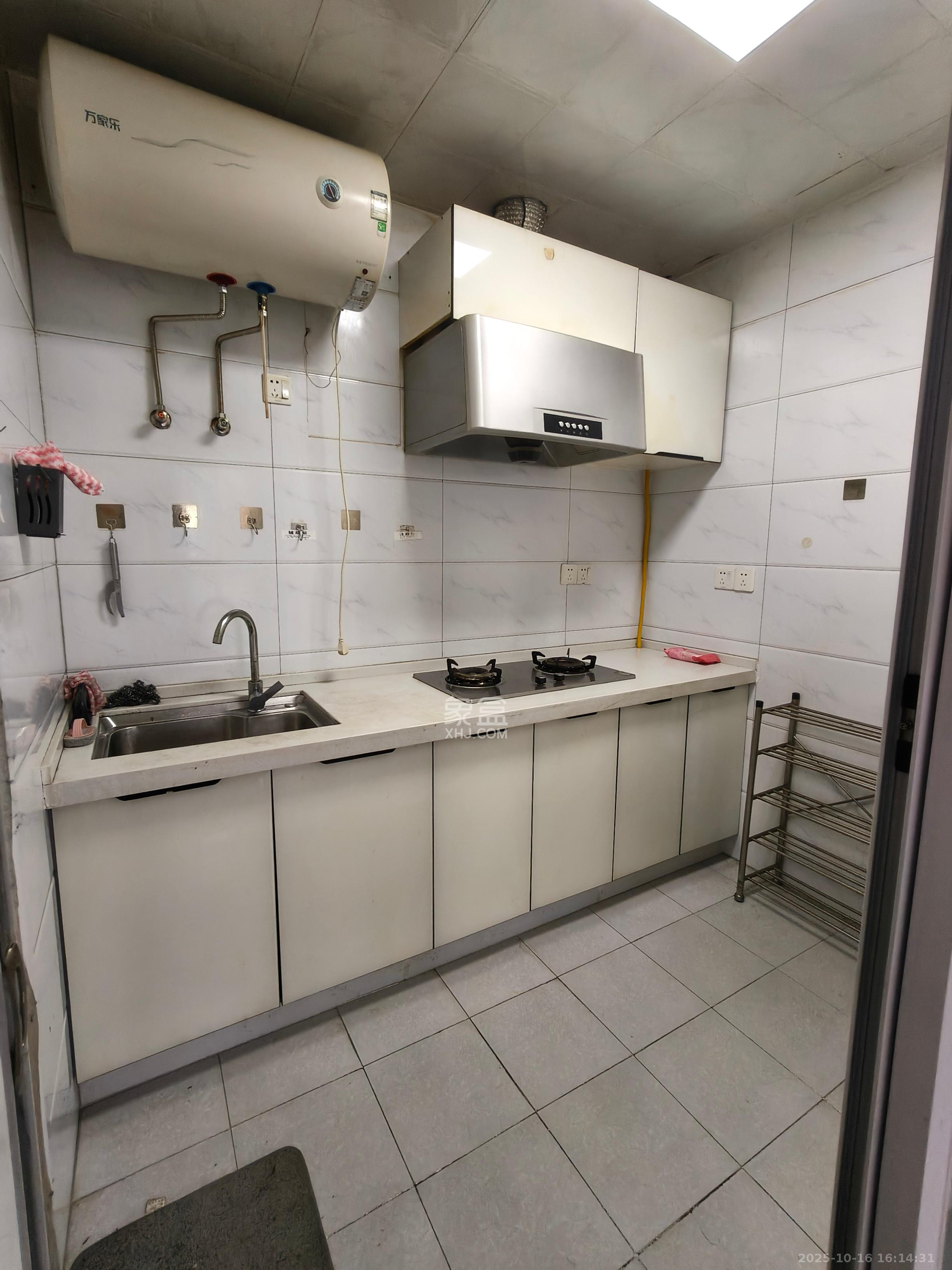 星城新宇川河苑  1室1厅1卫    1300.0元/月 星城新宇川河苑  1室1厅1卫    1300.0元/月室内图