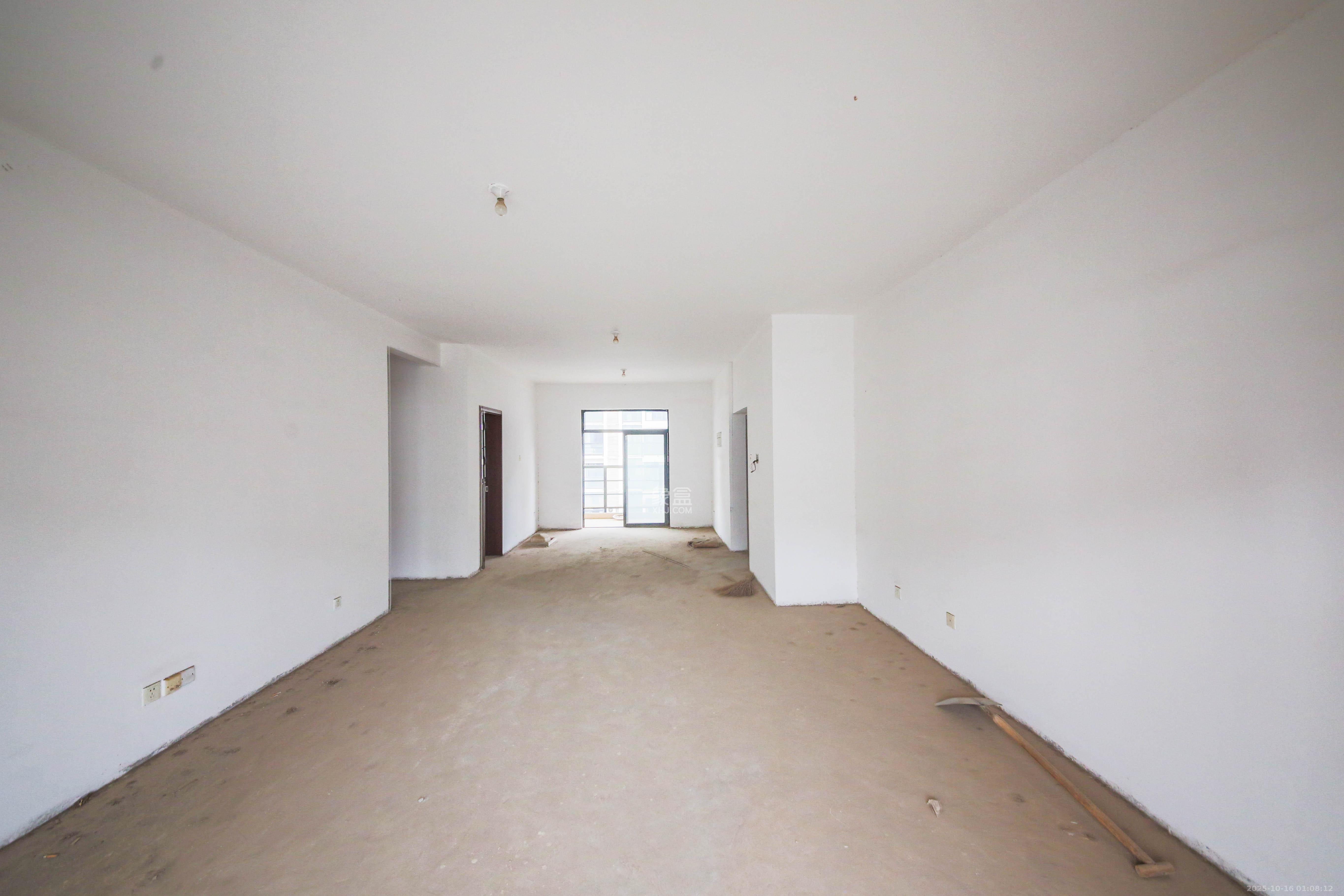 鑫远湘府华城  5室2厅2卫    220.0万 鑫远湘府华城  5室2厅2卫    220.0万