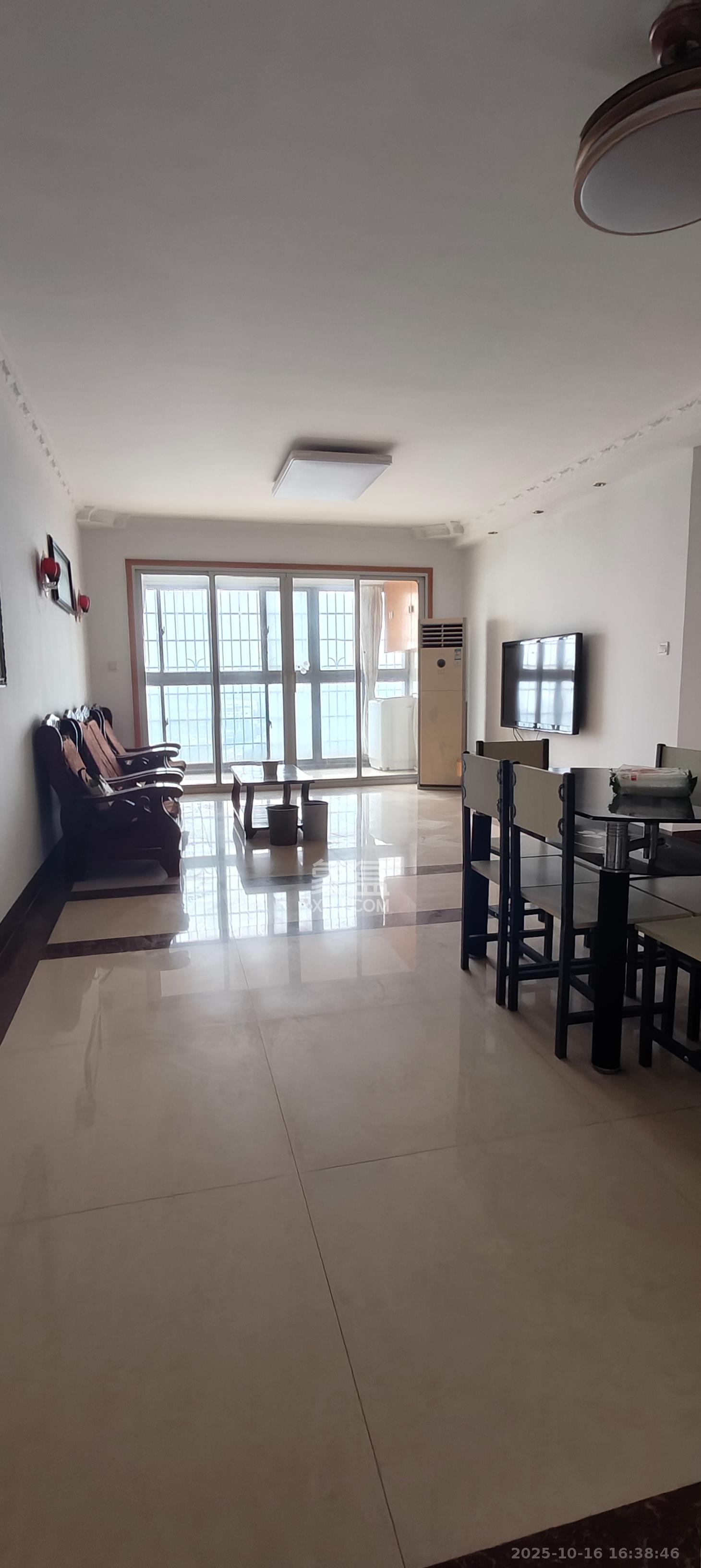 增辉凯旋帝景  4室2厅2卫    1800.0元/月 增辉凯旋帝景  4室2厅2卫    1800.0元/月