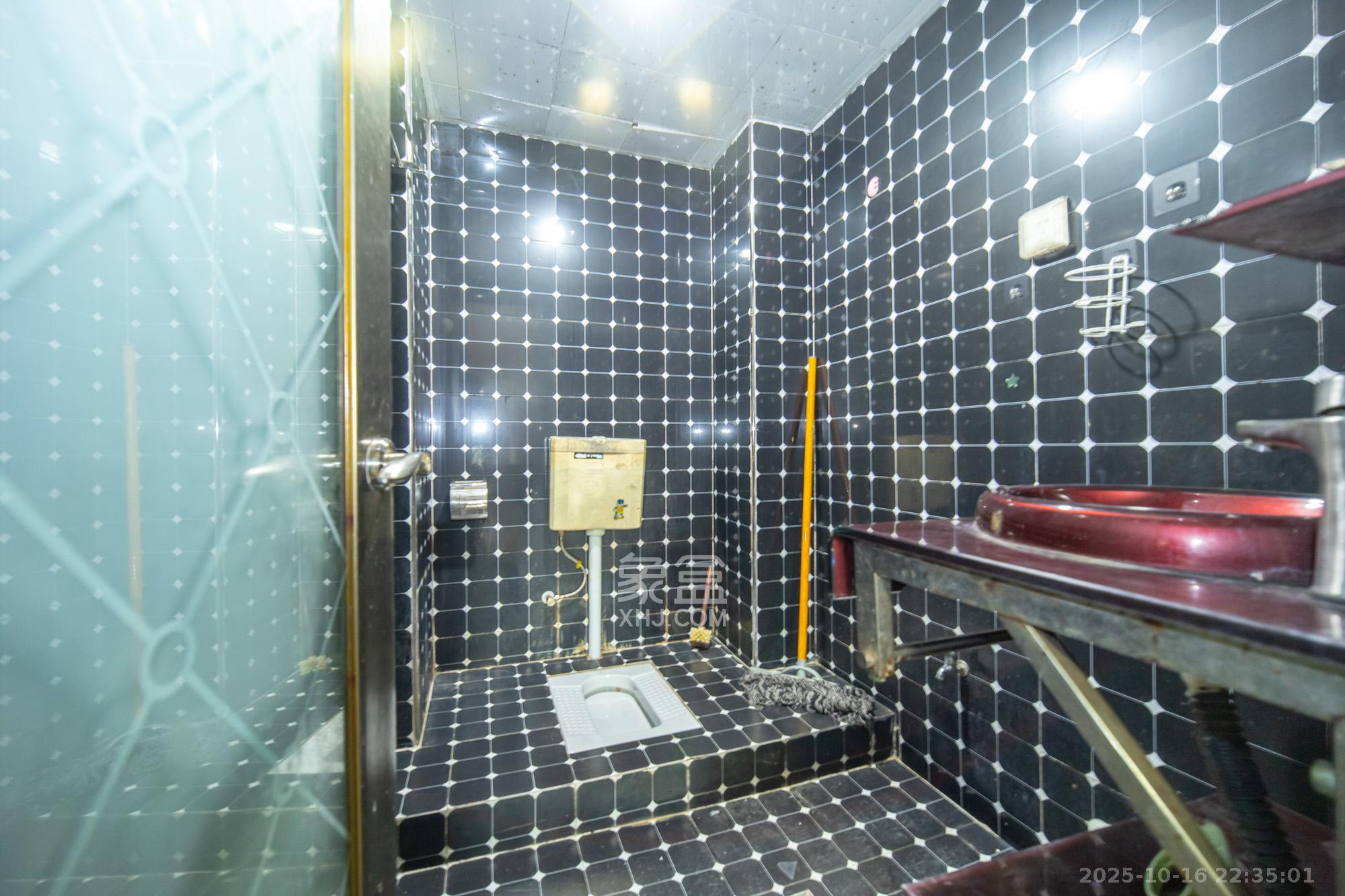 尚都花园城  1室1厅1卫    26.8万卫生间