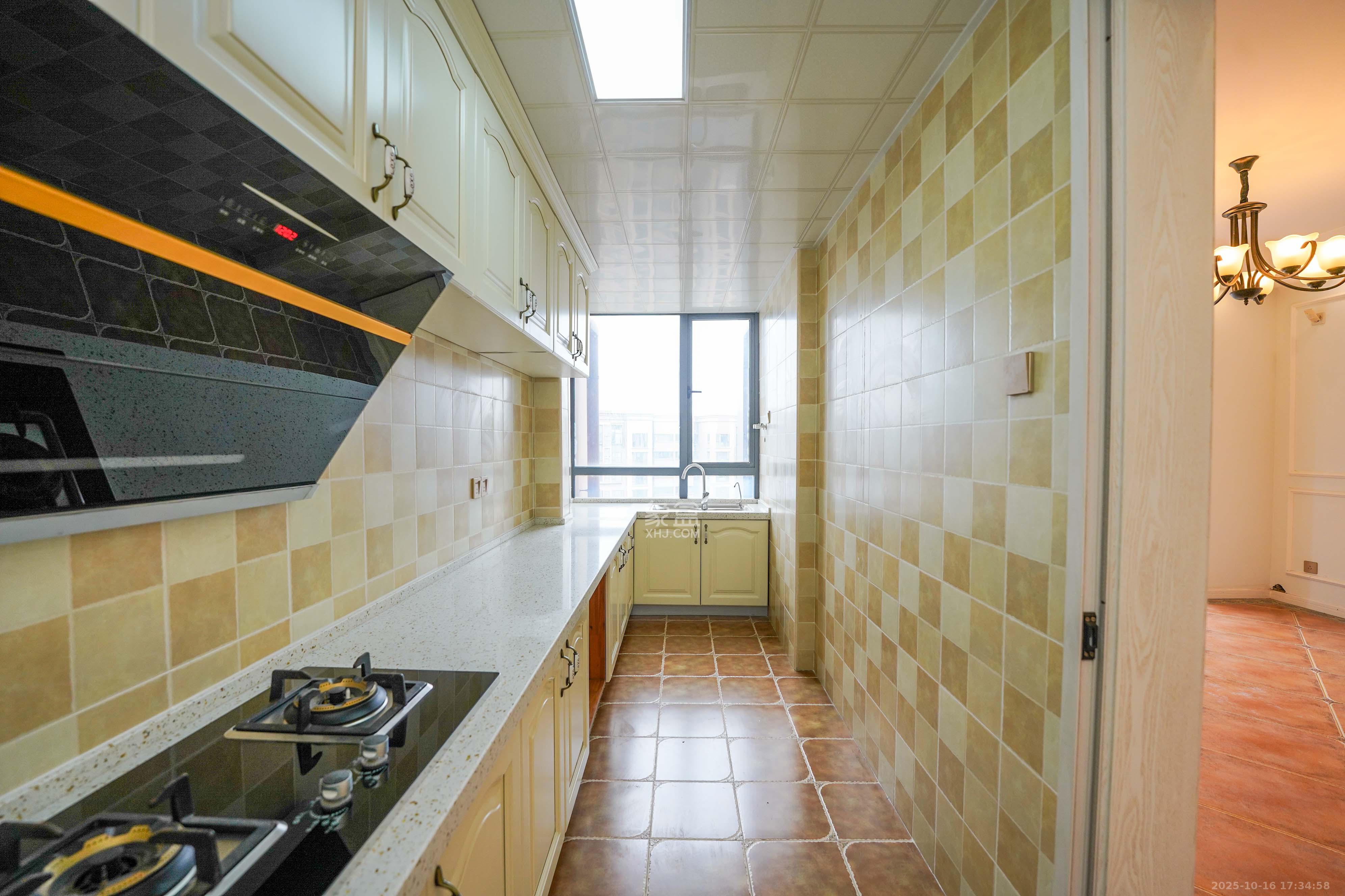 怡海星城  3室2厅2卫    72.0万厨房