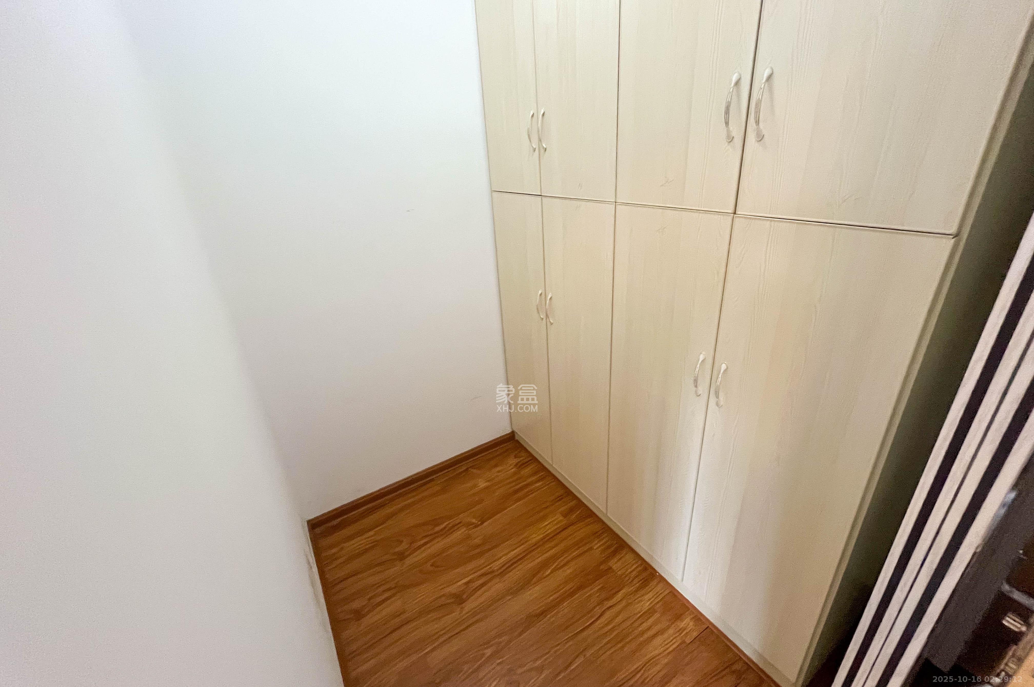 君康家园(梅溪湖七喜街) 4室2厅2卫 228.0万 君康家园(梅溪湖七喜街) 4室2厅2卫 228.0万其他