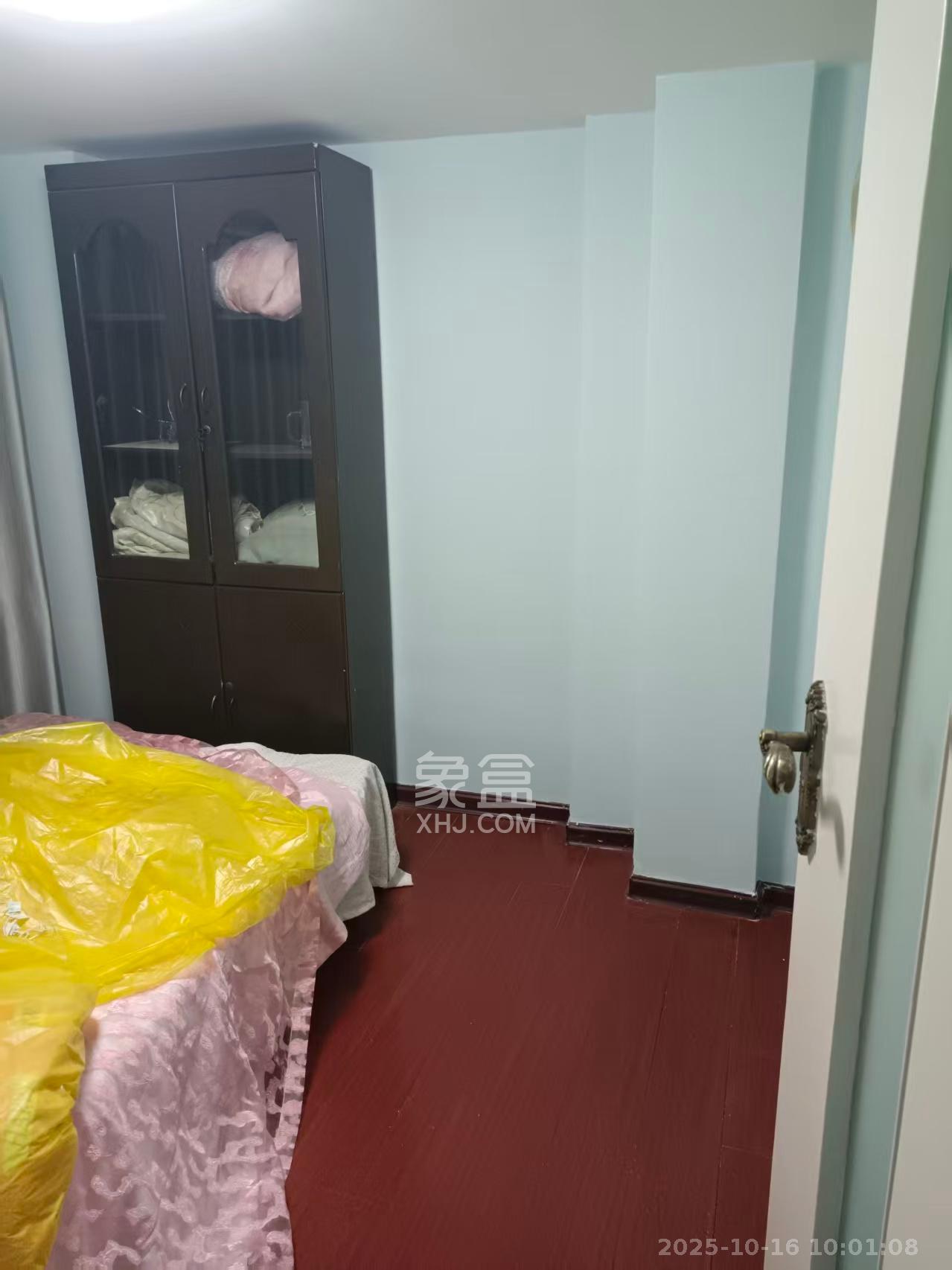 他城（天鸿时代公寓）  3室2厅1卫    2500.0元/月室内图