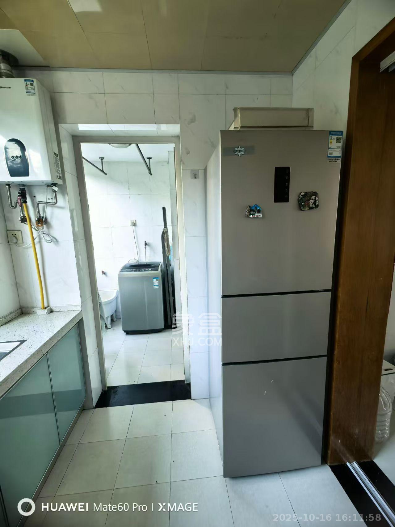 玛依拉山庄  3室2厅2卫    2700.0元/月 玛依拉山庄  3室2厅2卫    2700.0元/月室内图