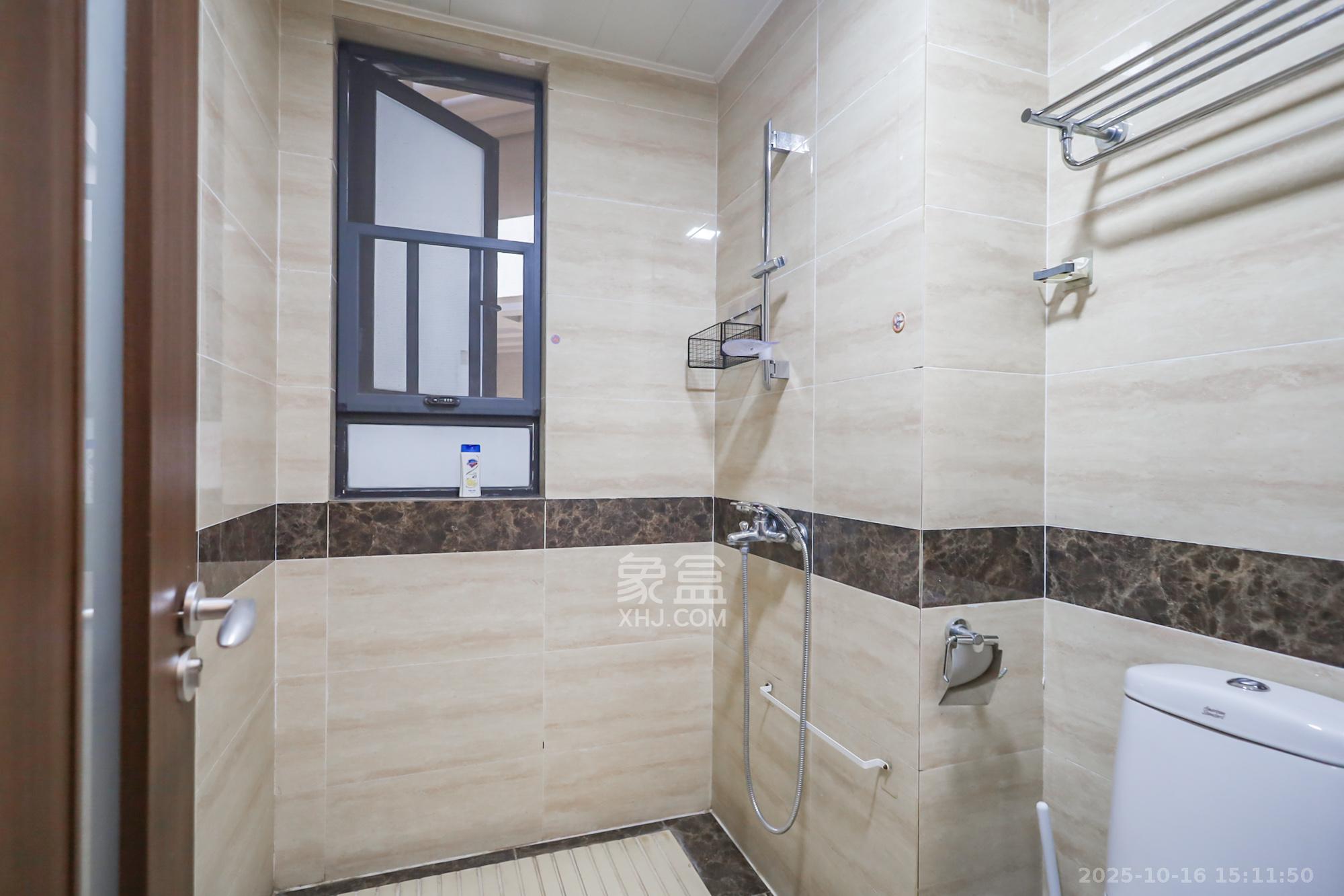 万科里金域国际  3室2厅2卫    158.0万 万科里金域国际  3室2厅2卫    158.0万卫生间