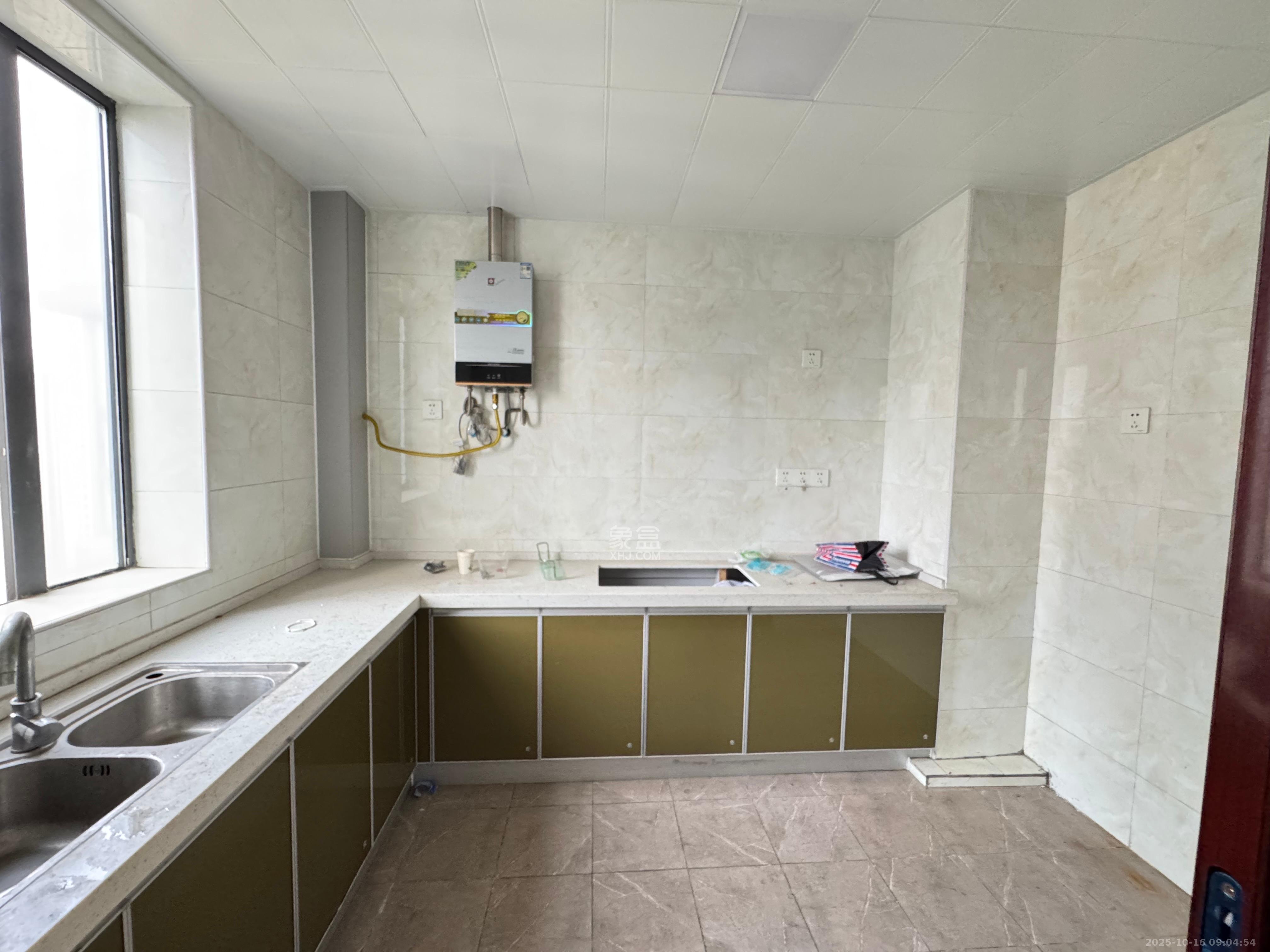 恒基凯旋门一二期 3室2厅2卫 2800.0元/月 恒基凯旋门一二期 3室2厅2卫 2800.0元/月室内图