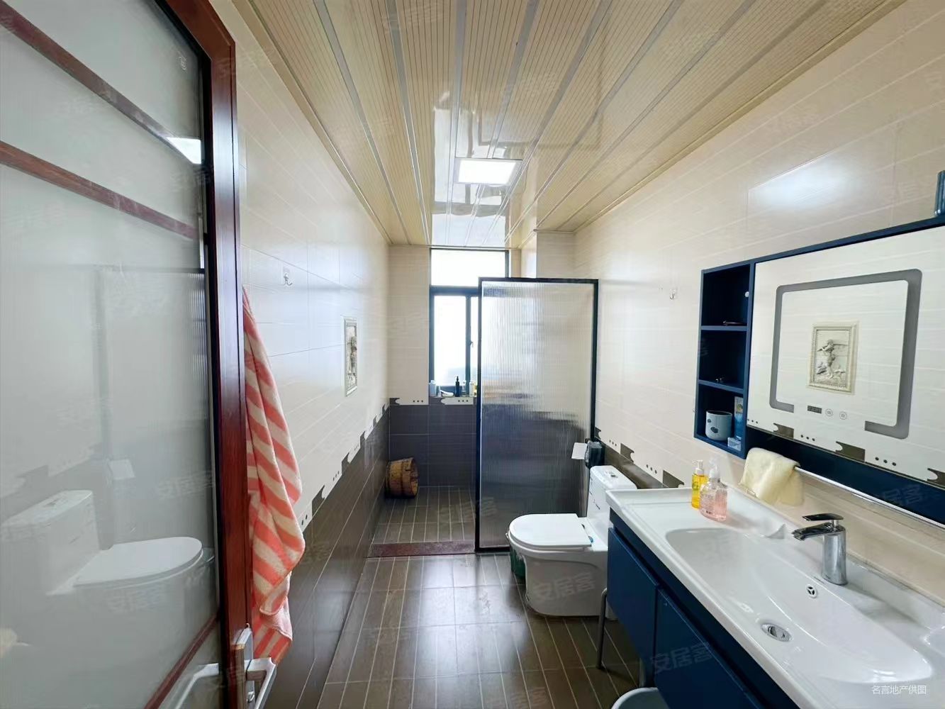 都市森林  3室2厅2卫    206.0万客厅