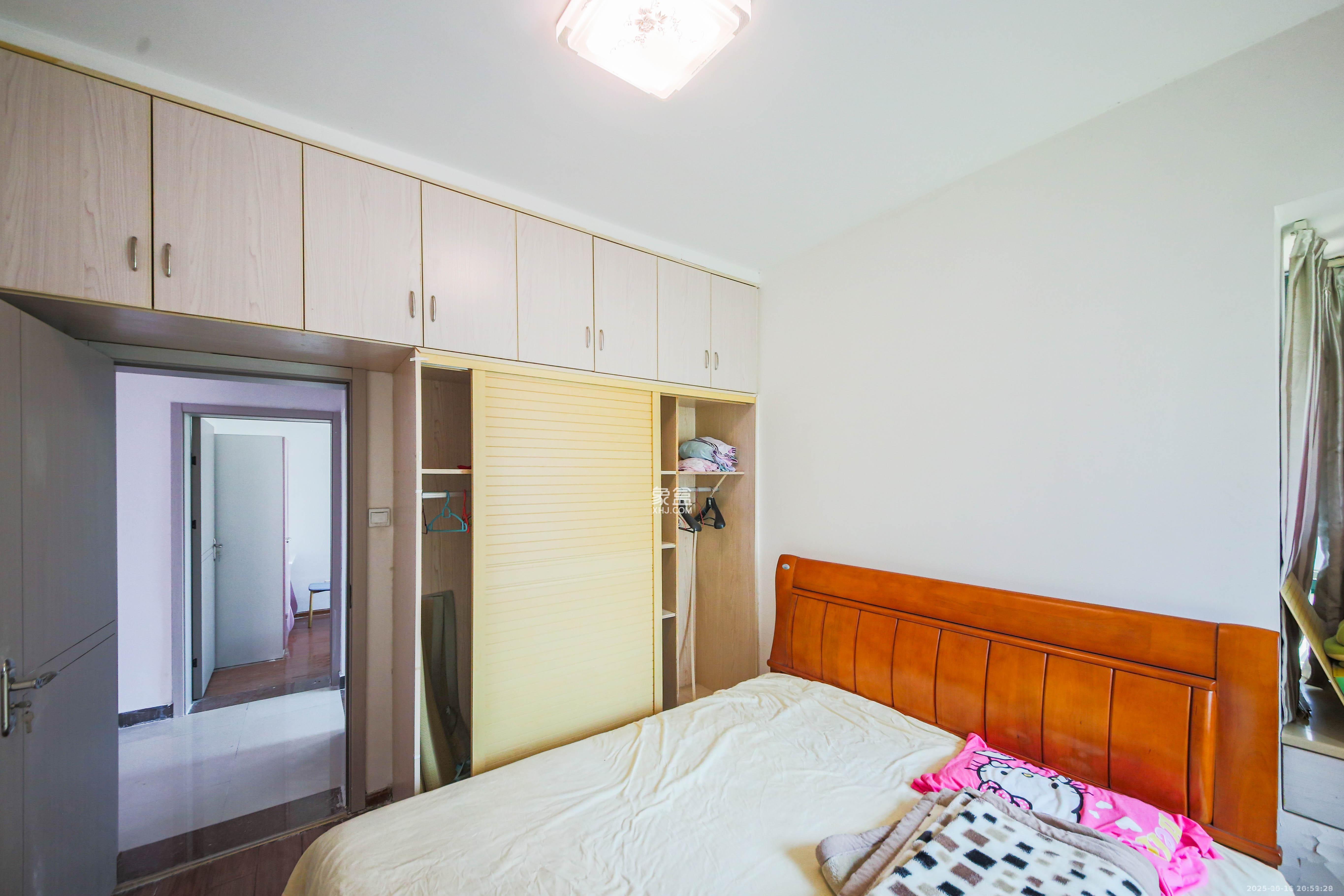 湘府东苑  1室2厅1卫    1900.0元/月 湘府东苑  1室2厅1卫    1900.0元/月室内图